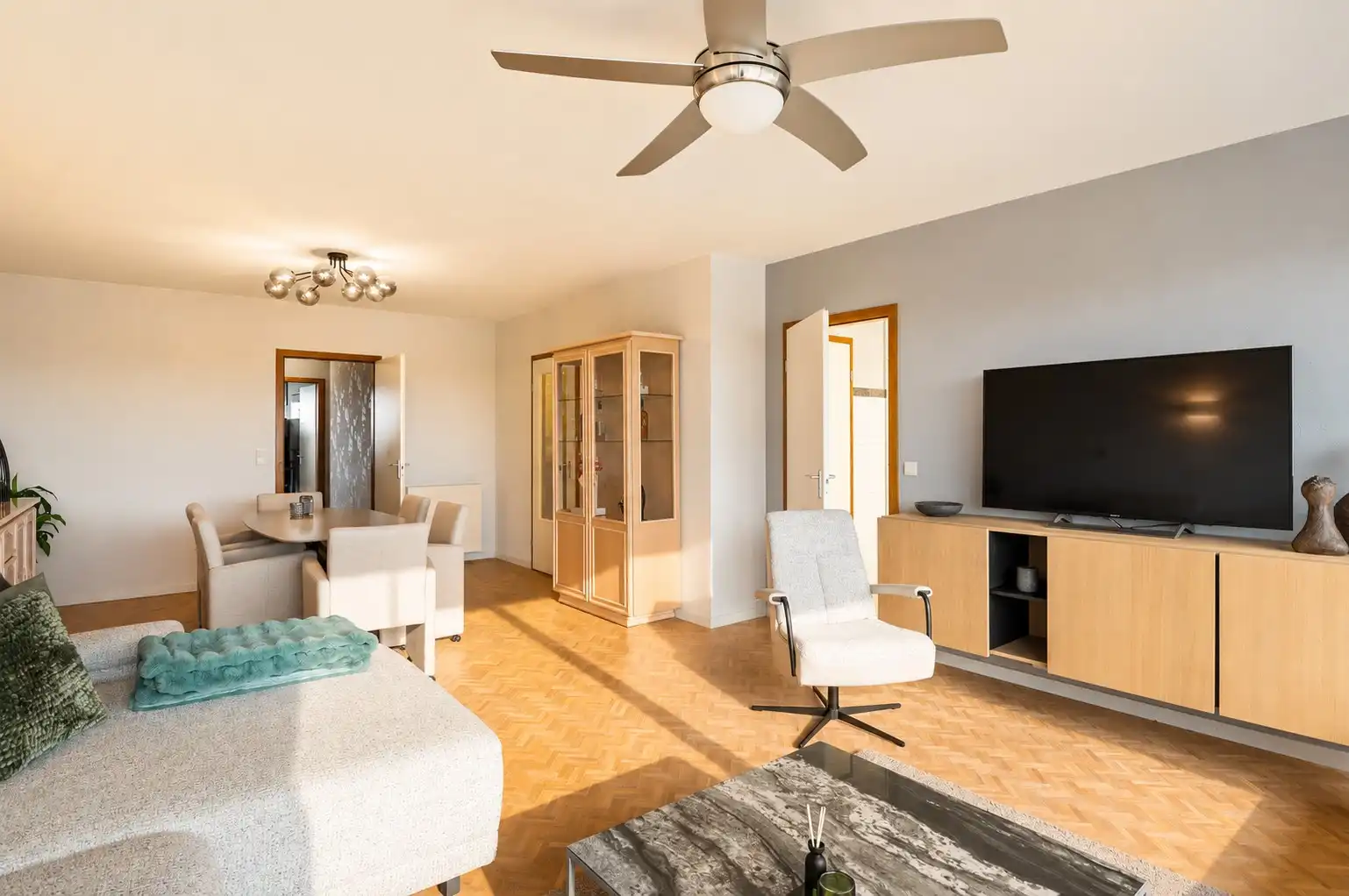 Prachtig appartement met panoramisch zicht foto 7