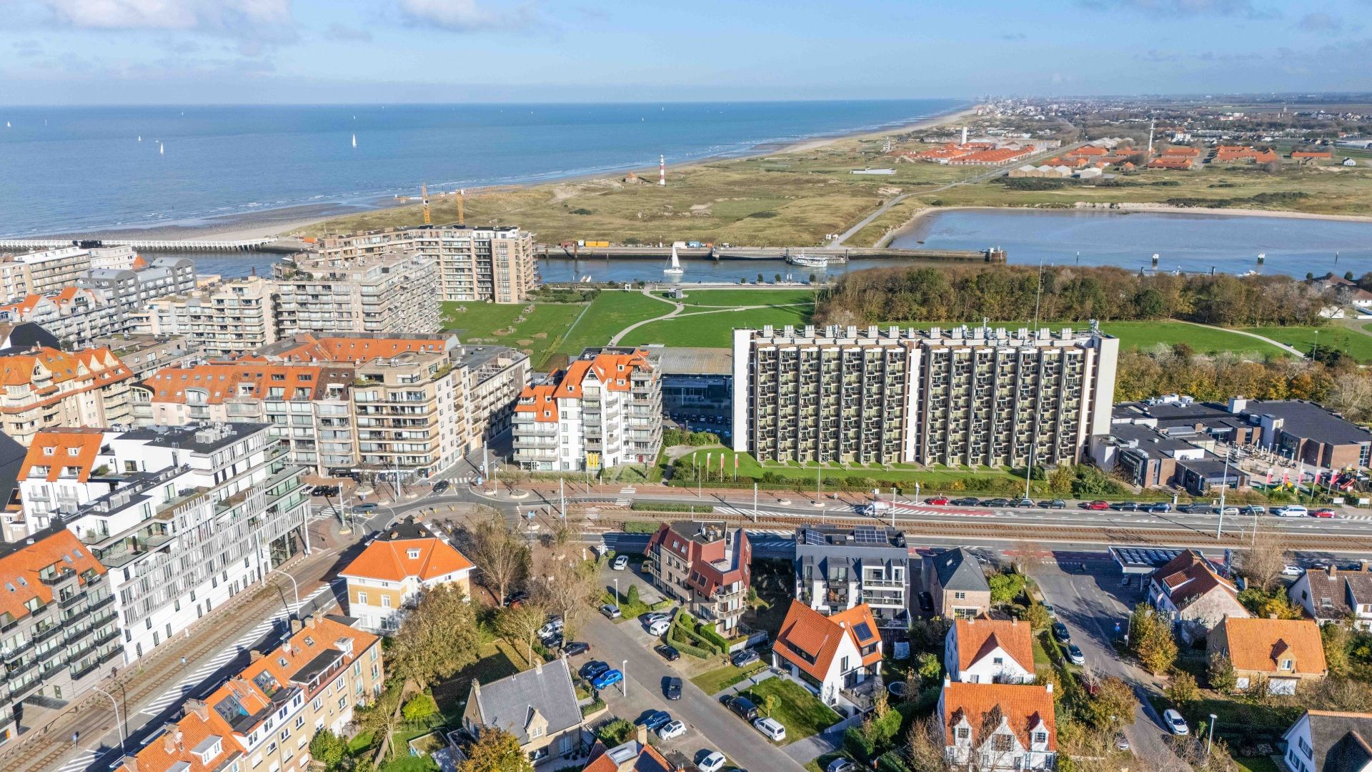 Appartement met 2 slaapkamers en een schitterend open zicht te Nieuwpoort foto 2