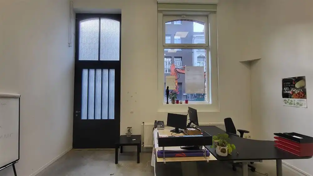 Top gelegen en ingerichte kantoor foto 2