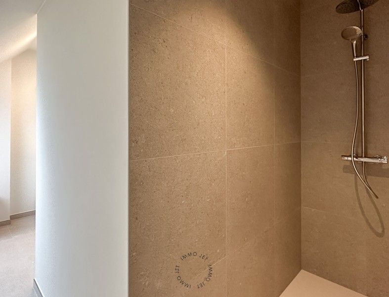 Prachtig gelegen nieuwbouw duplexappartement met drie slaapkamers, groot terras en autostaanplaats foto 16