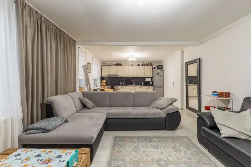 Goed gelegen woonappartement foto 8