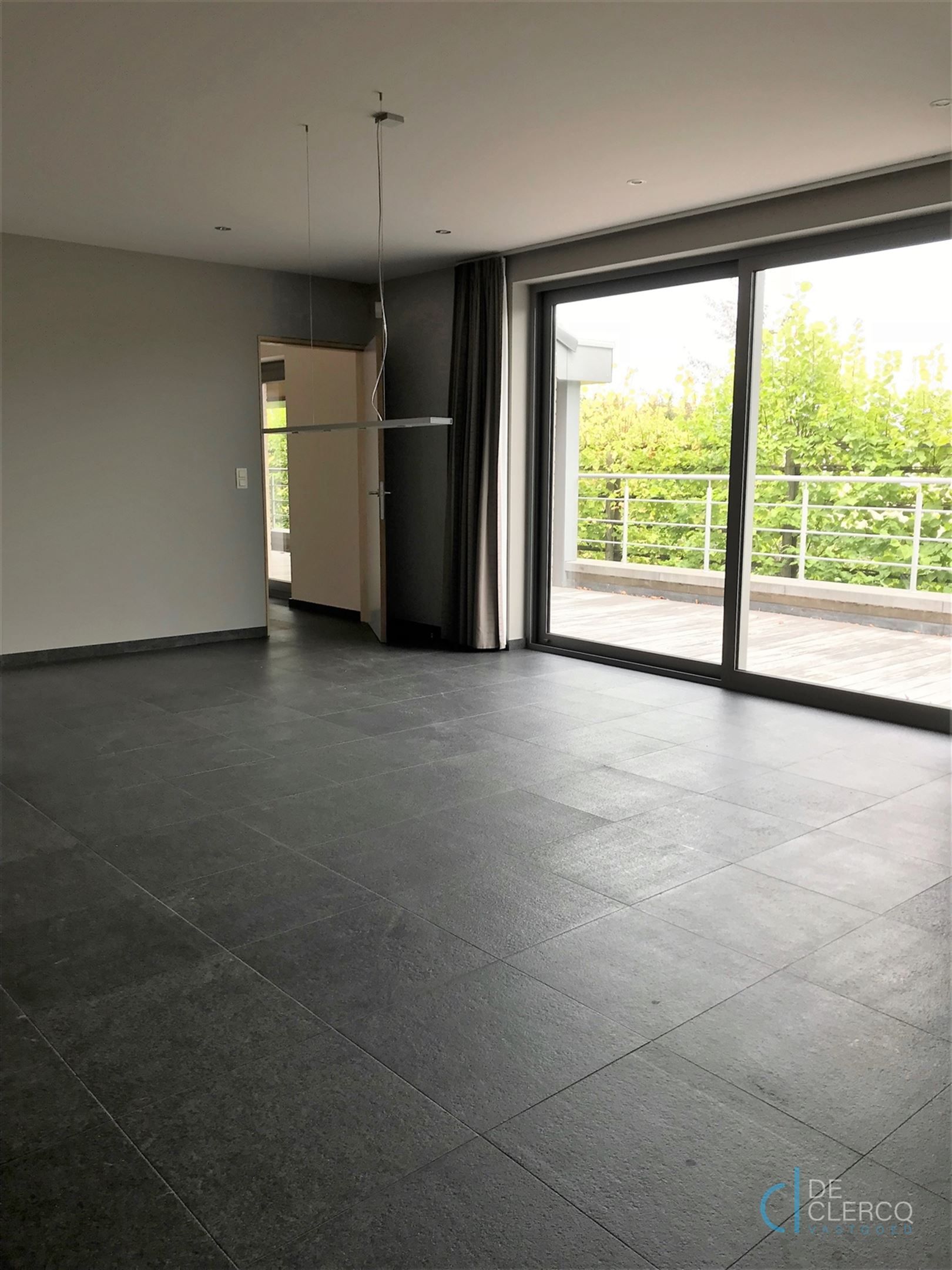 Mooi recent, luxueus en ruim appartement nabij Lochristi Dorp! foto 12