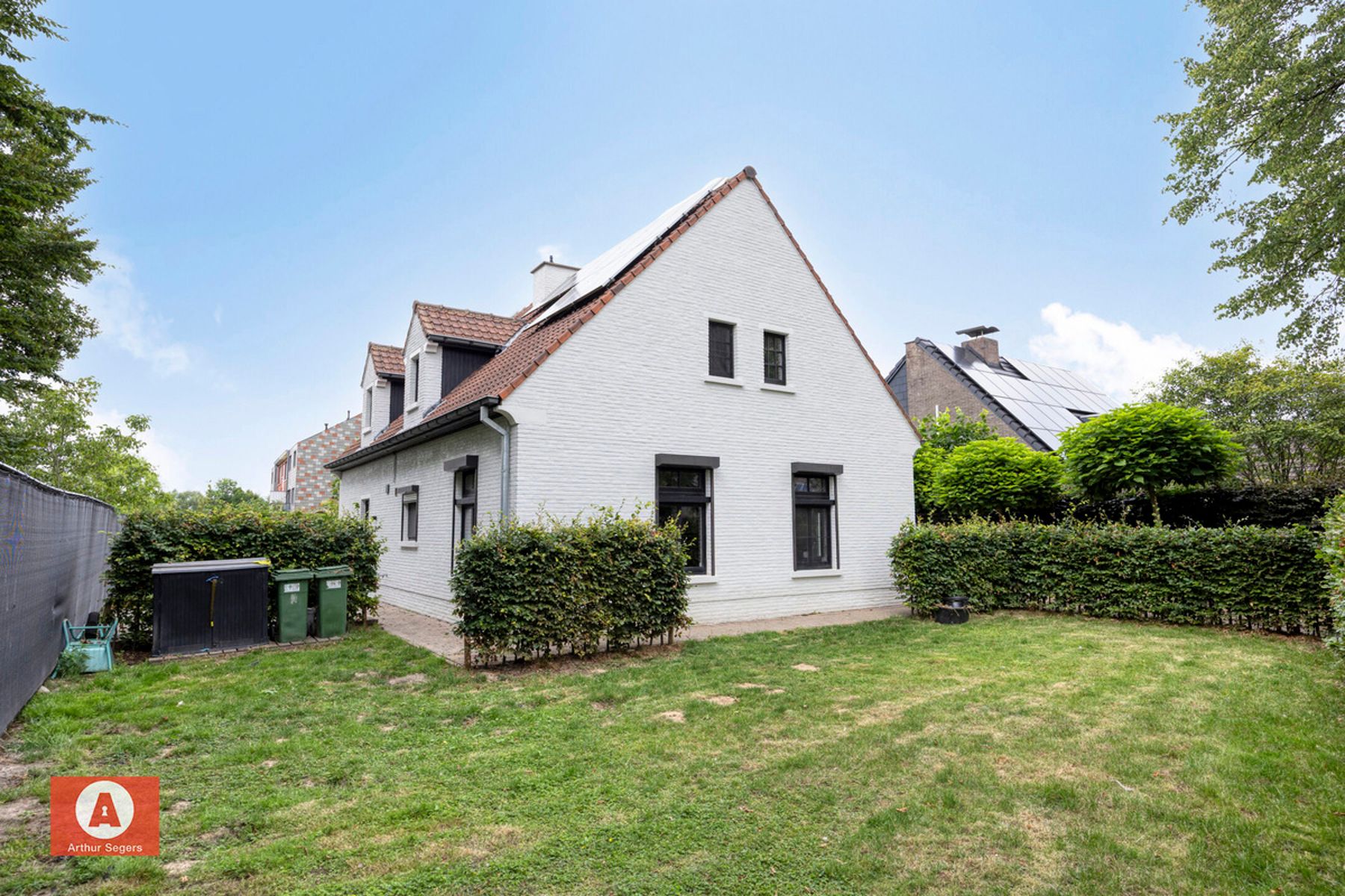 Landelijke open bebouwing in rustige, doodlopende straat foto 4