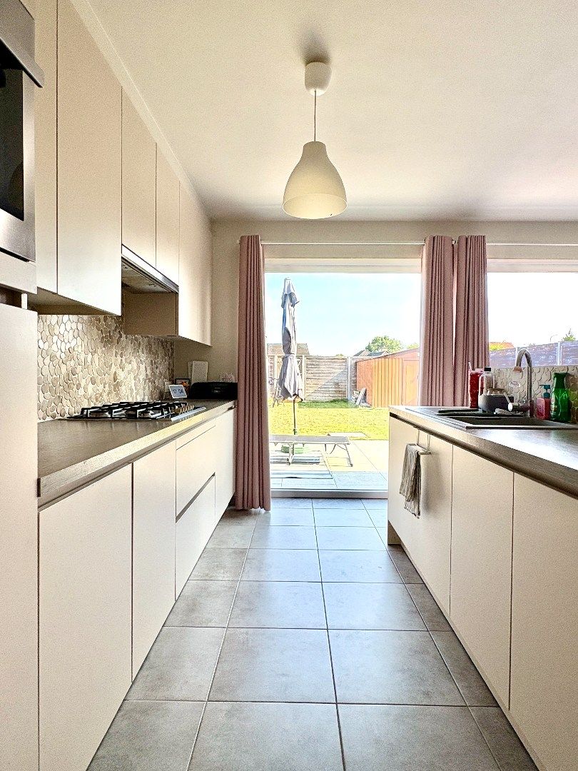 Hedendaagse woning met uitweg en 3 slks te huur in Kuurne. foto 7