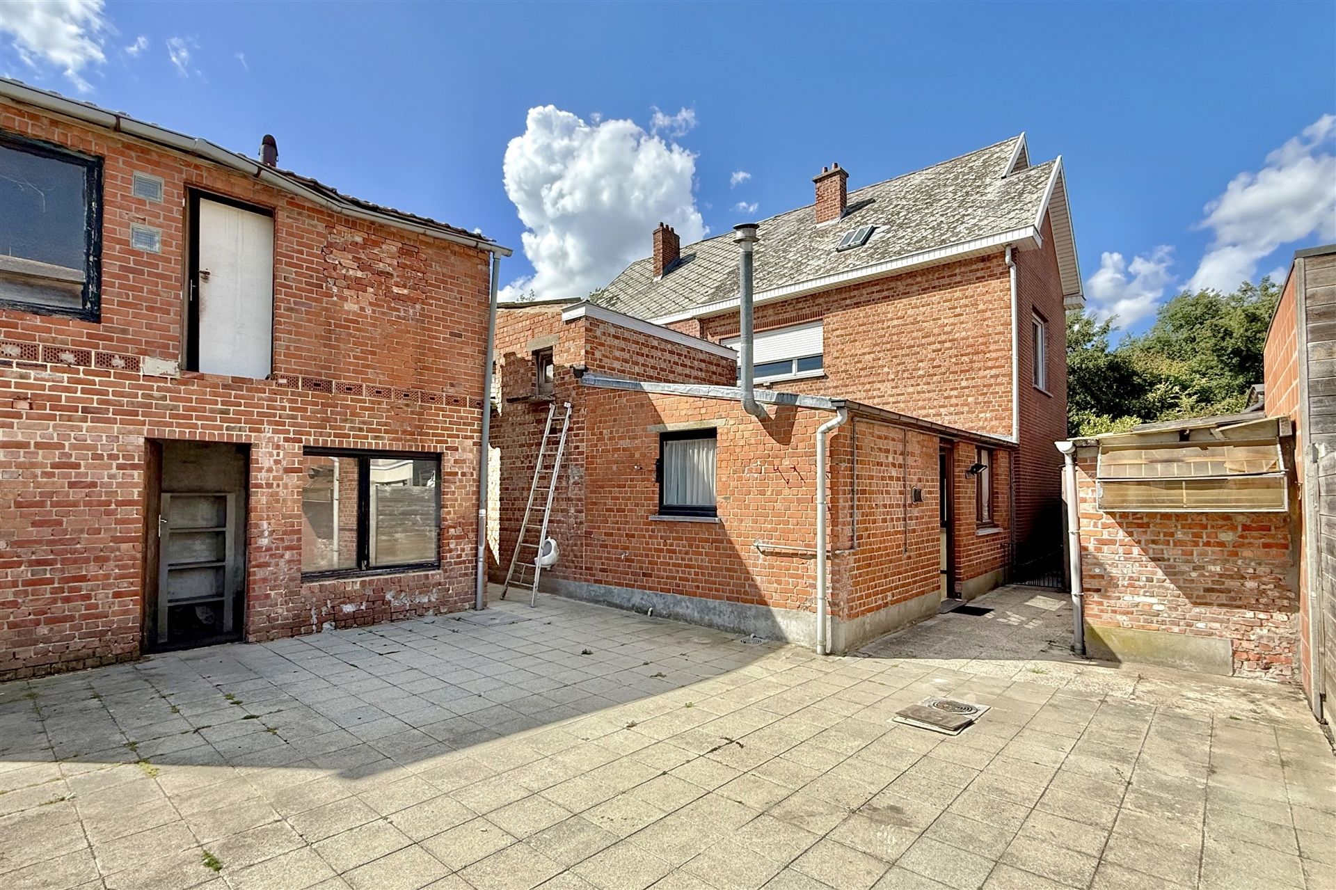 Te renoveren woning HOB in doodlopende straat foto 26