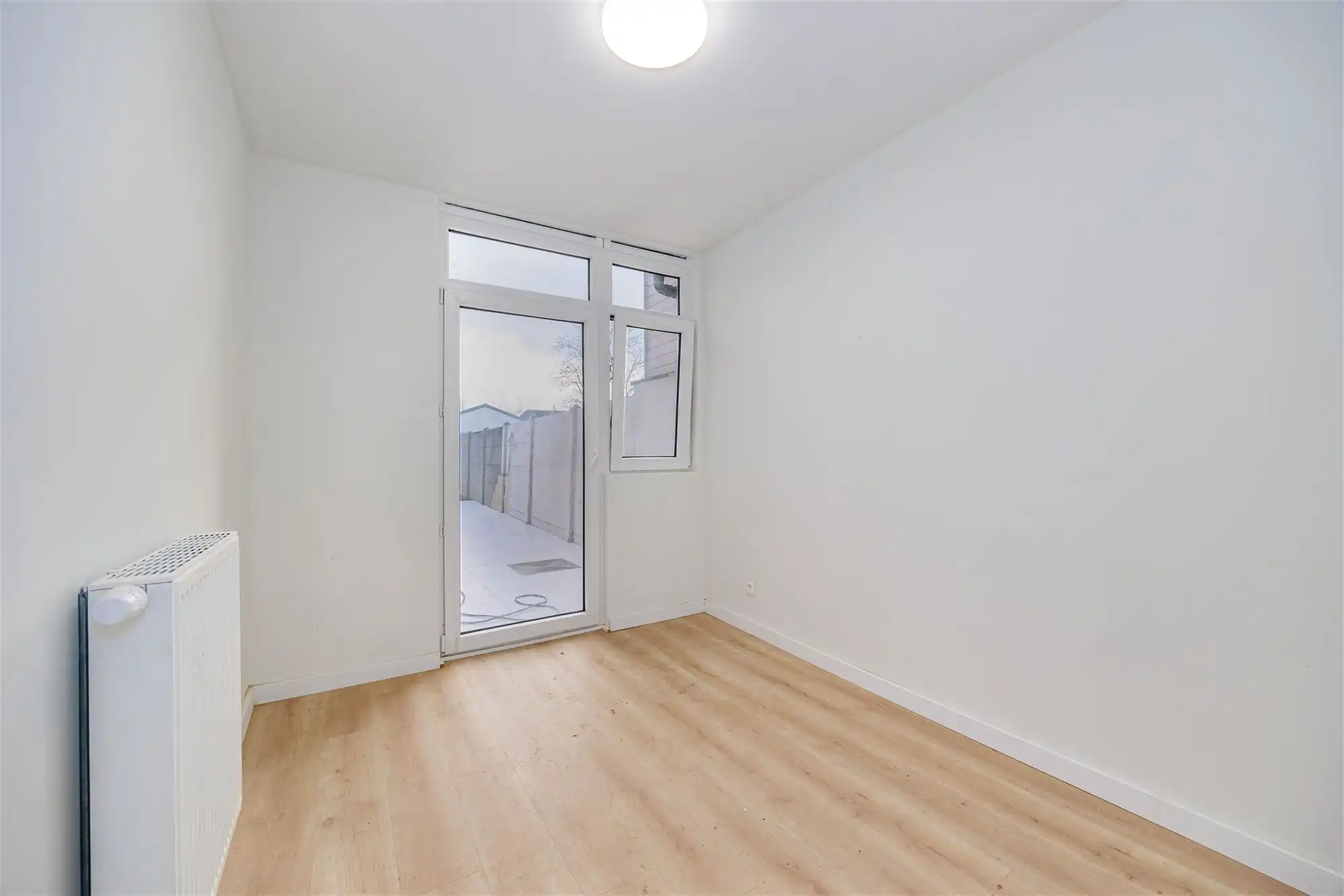 Gelijkvloers instapklaar appartement met tuin foto 4