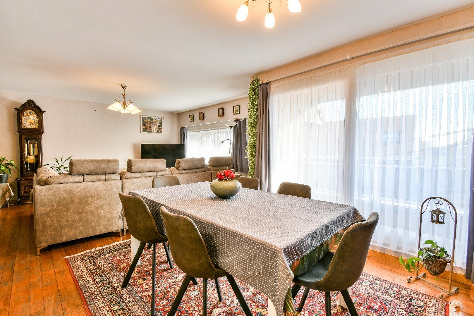 Energiezuinig appartement in hartje Torhout! foto {{pictureIndex}}