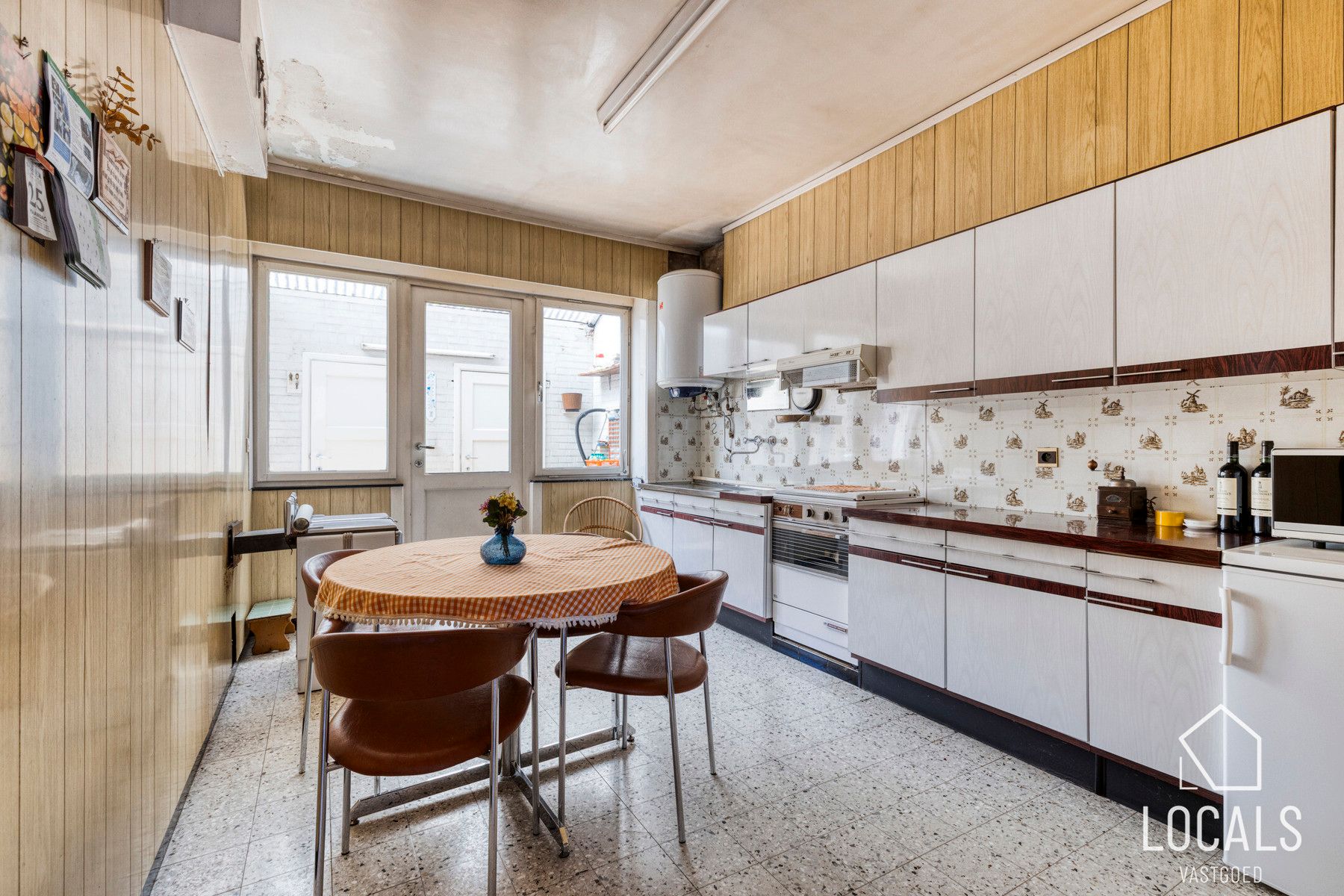 Woning met veel potentieel - tuin en grote zolder foto 11