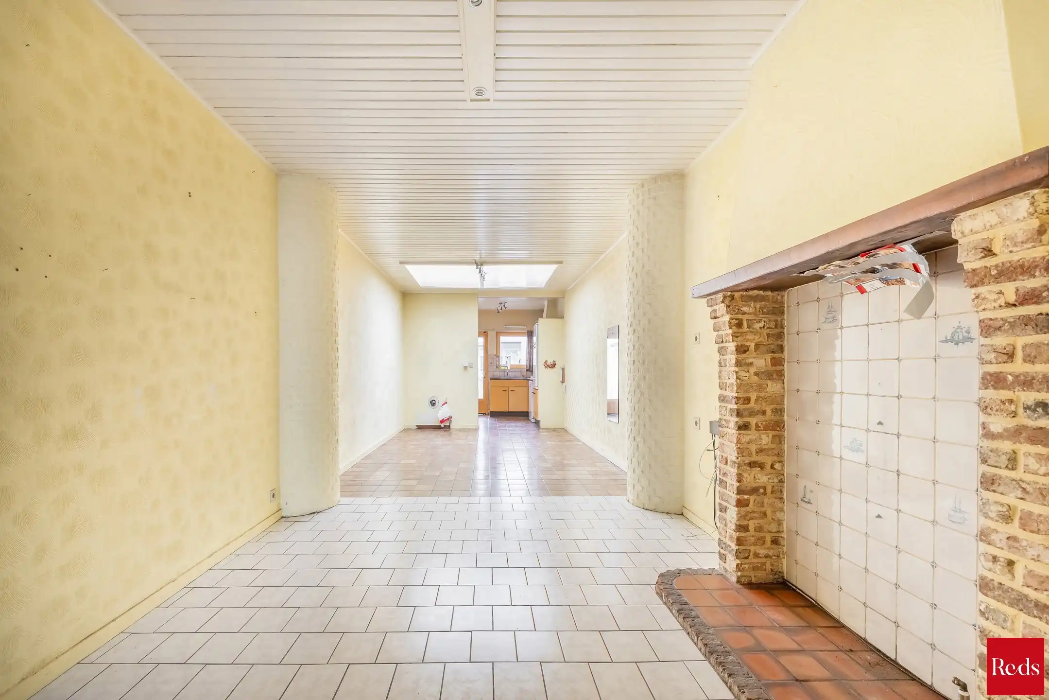 te renoveren woning met 3 ruime slaapkamers , garage en tuin foto 4
