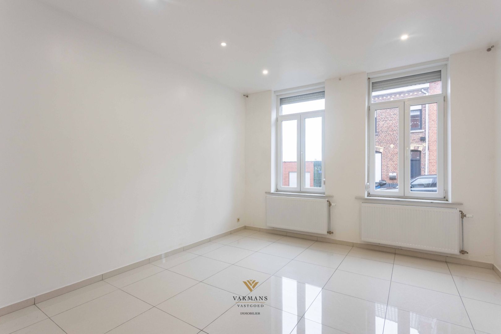 Ruime woning met 4 slaapkamers op rustige locatie foto 9