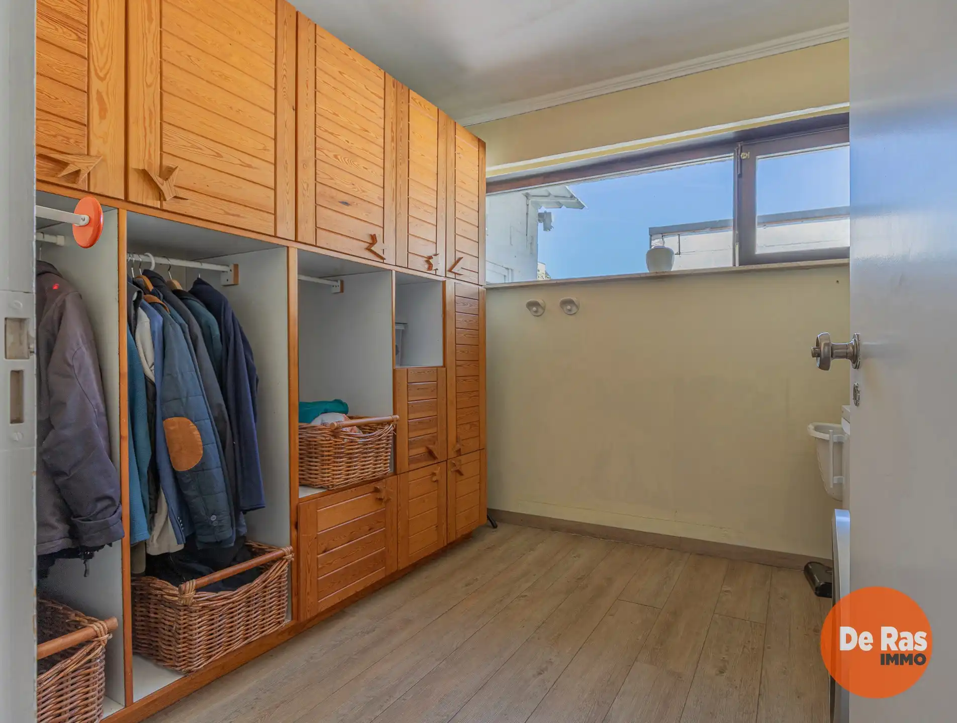 NIEUWERKERKEN - Leuke tijdloze open bebouwing in het centrum foto 15