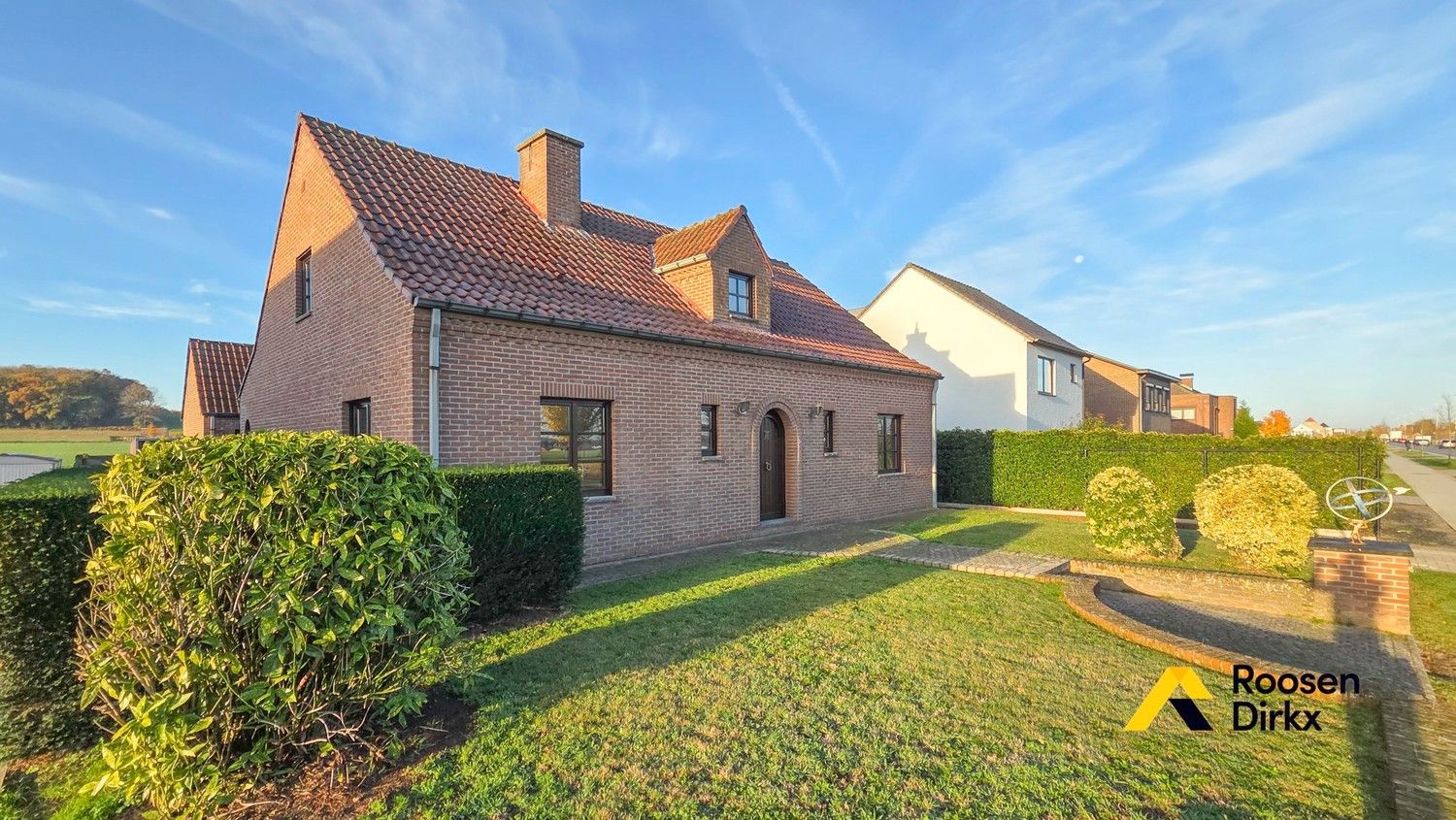 Degelijke woning met 3 slaapkamers en prachtig zicht op ±9 are! foto {{pictureIndex}}