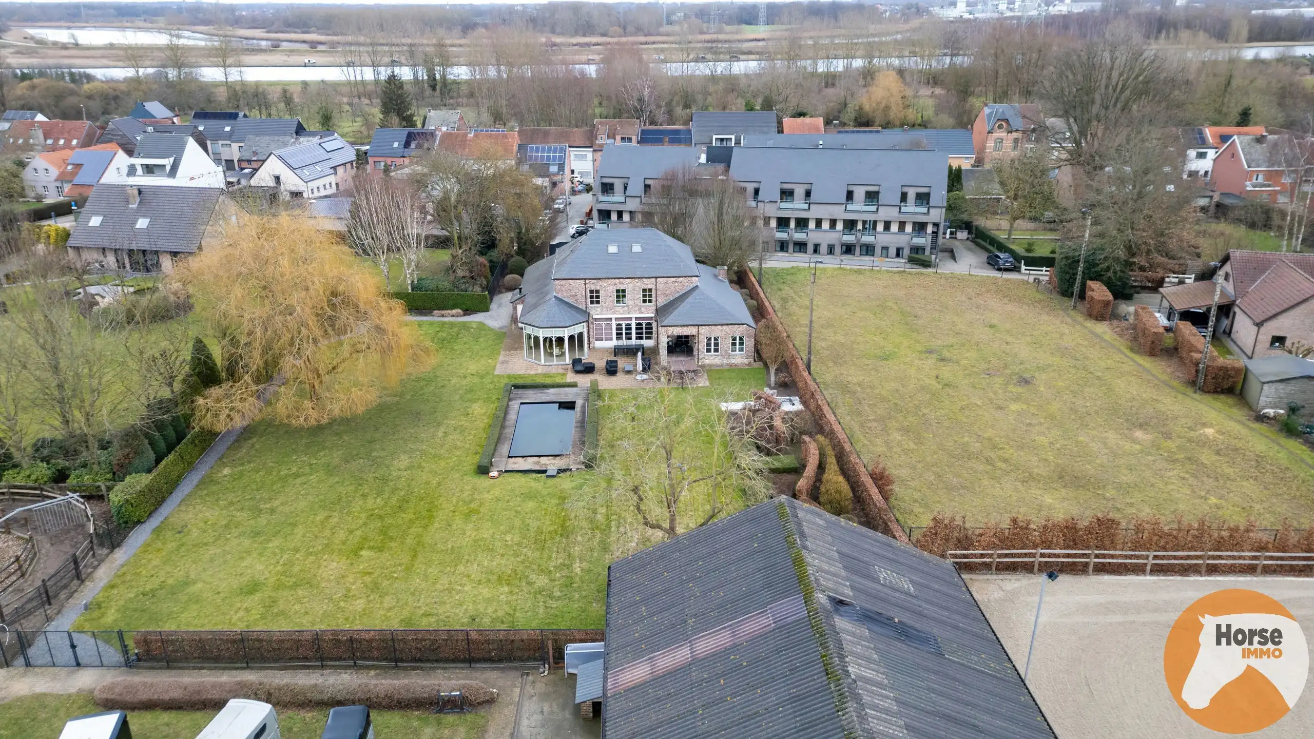 BORNEM – Professionele paardenaccommodatie met villa op 3HA foto 4