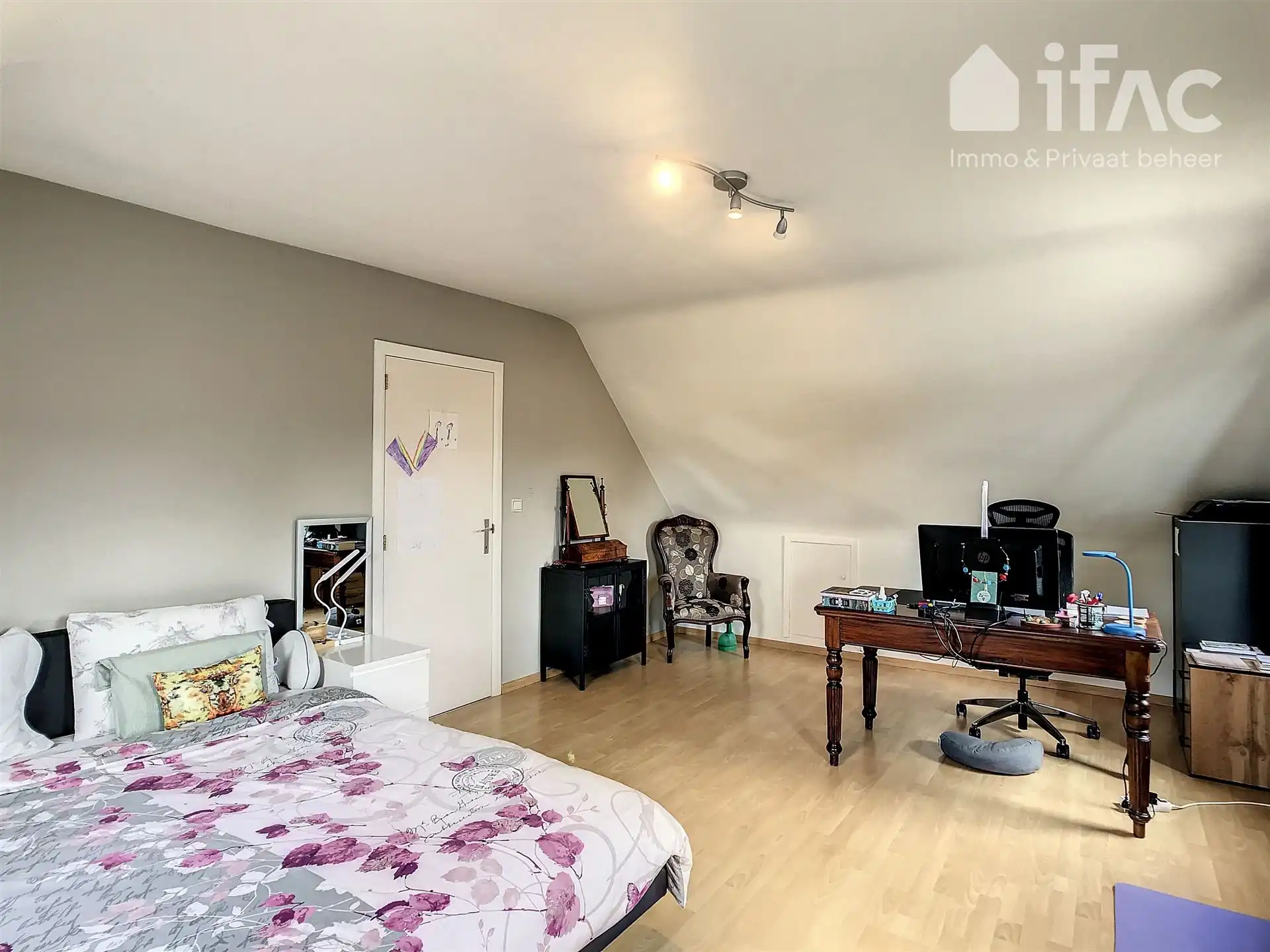 Zeer rustig gelegen villa  foto 16
