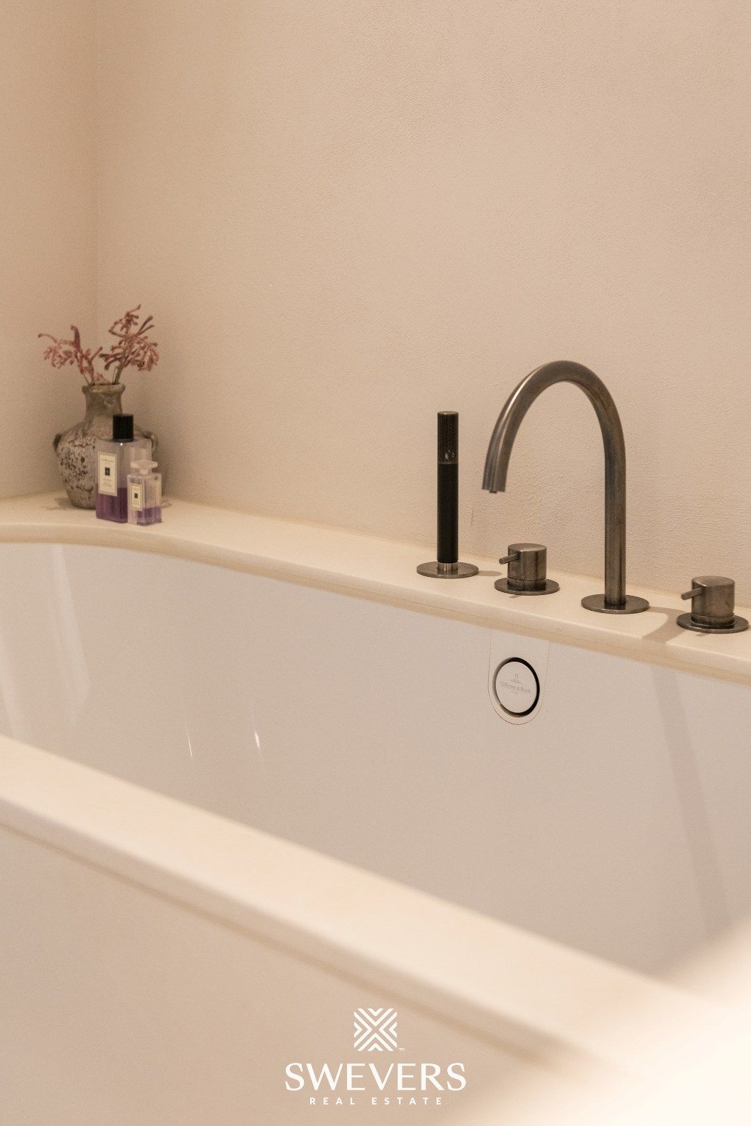 Uitzonderlijk gerenoveerde woning op 9a15 in het rustige Mol-Wezel foto 27