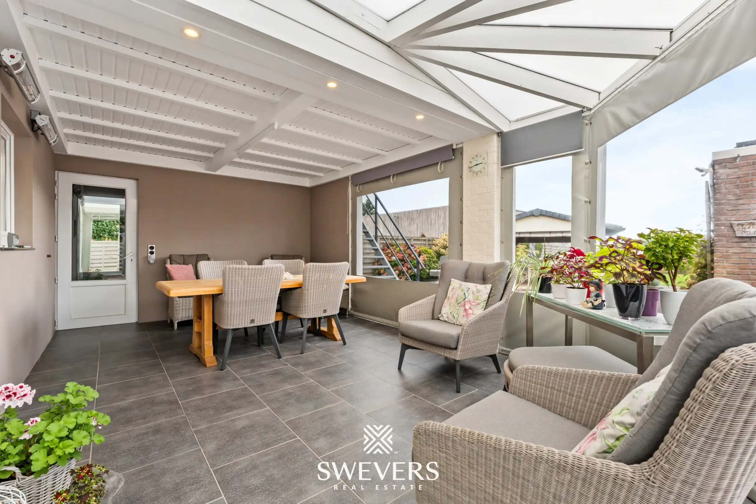 Royale kangoeroewoning met zwembad en dubbele garage foto 19