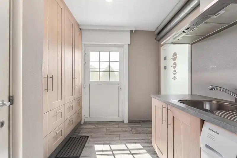 Uitzonderlijke villa-landhuis met bijgebouwen op een prachtig domein. foto 11