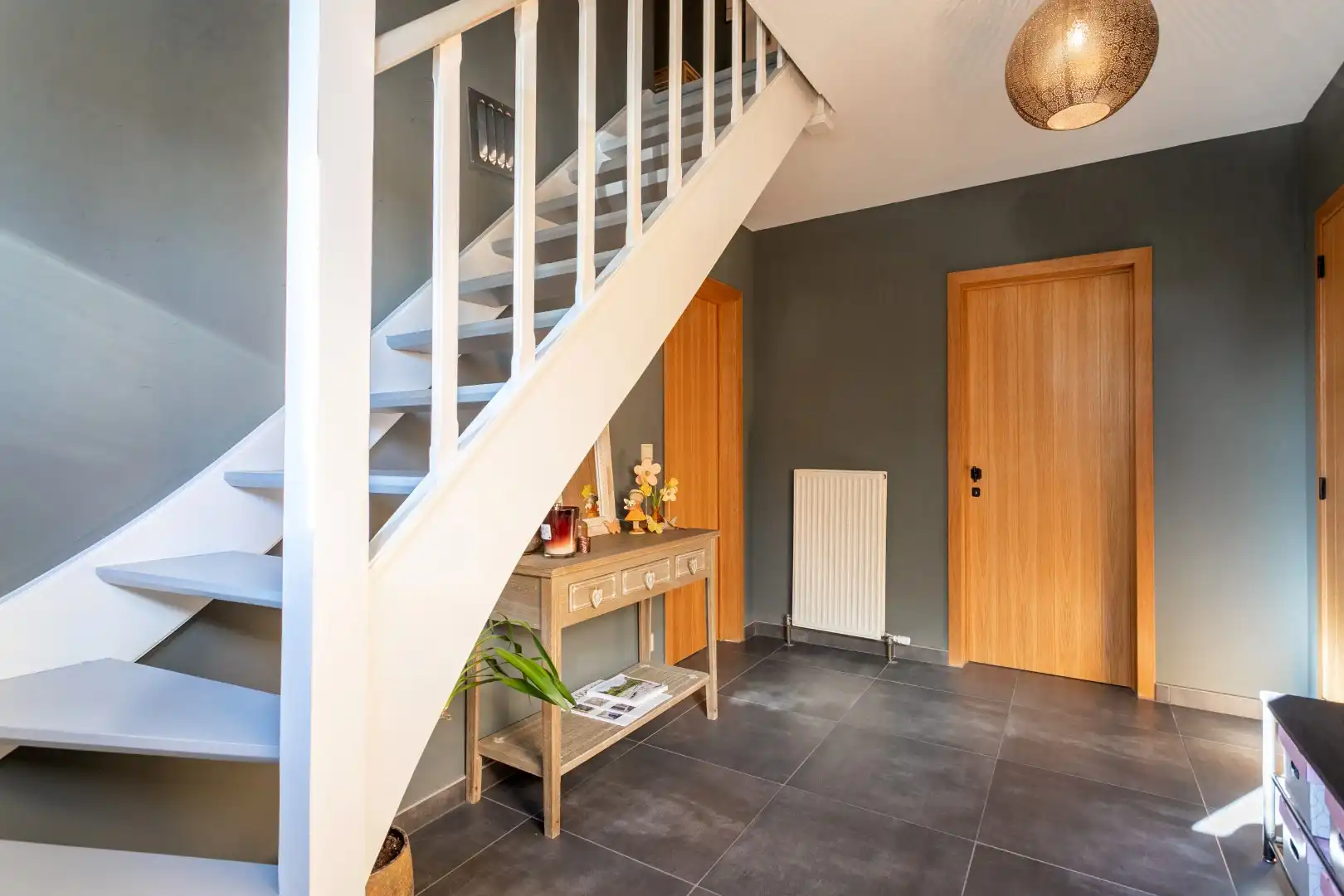 Vrijstaande woning met 4 slpks, zuidgerichte tuin en garage foto 4