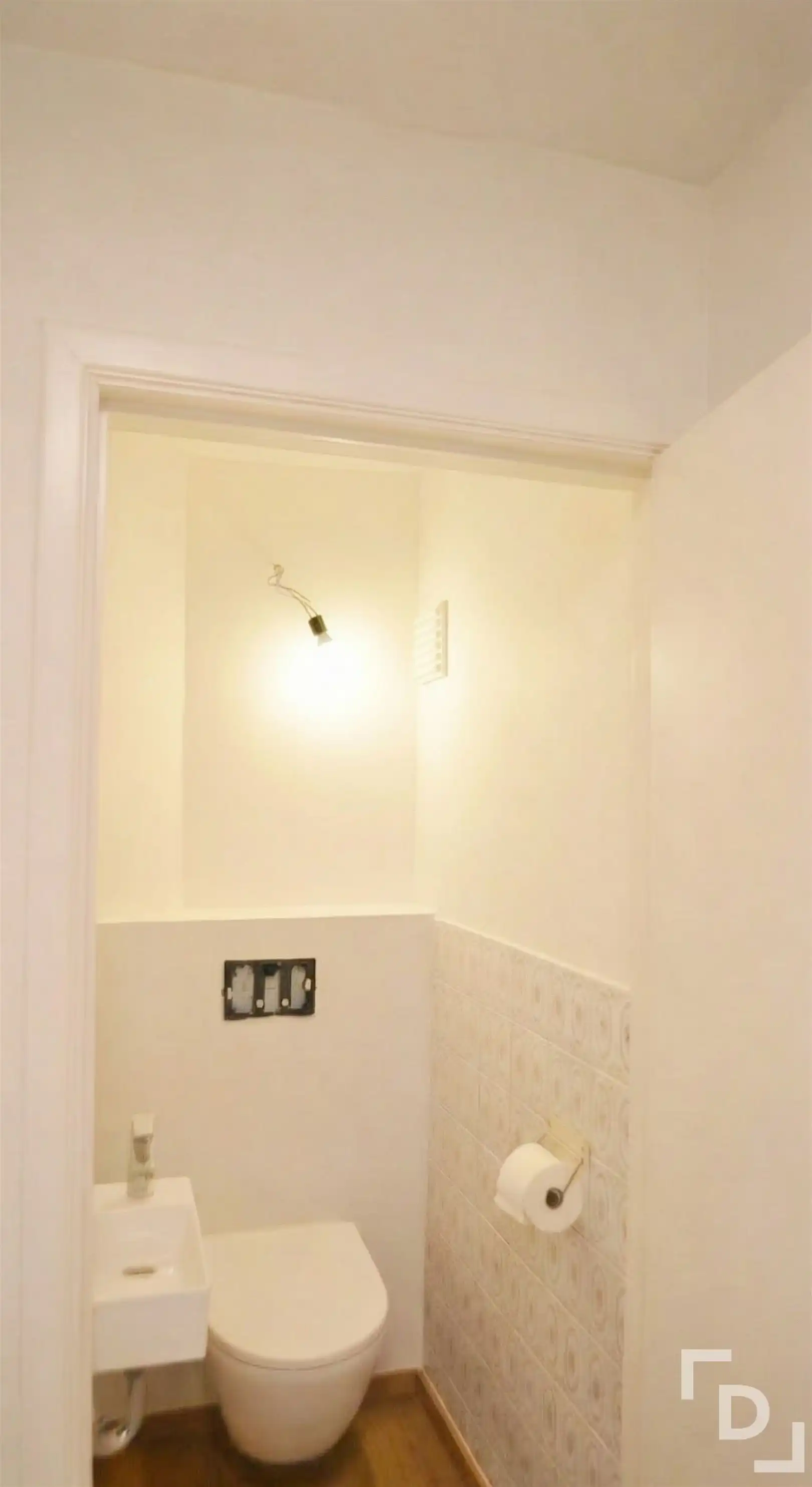 Gerenoveerd appartement in hartje Ieper foto 8