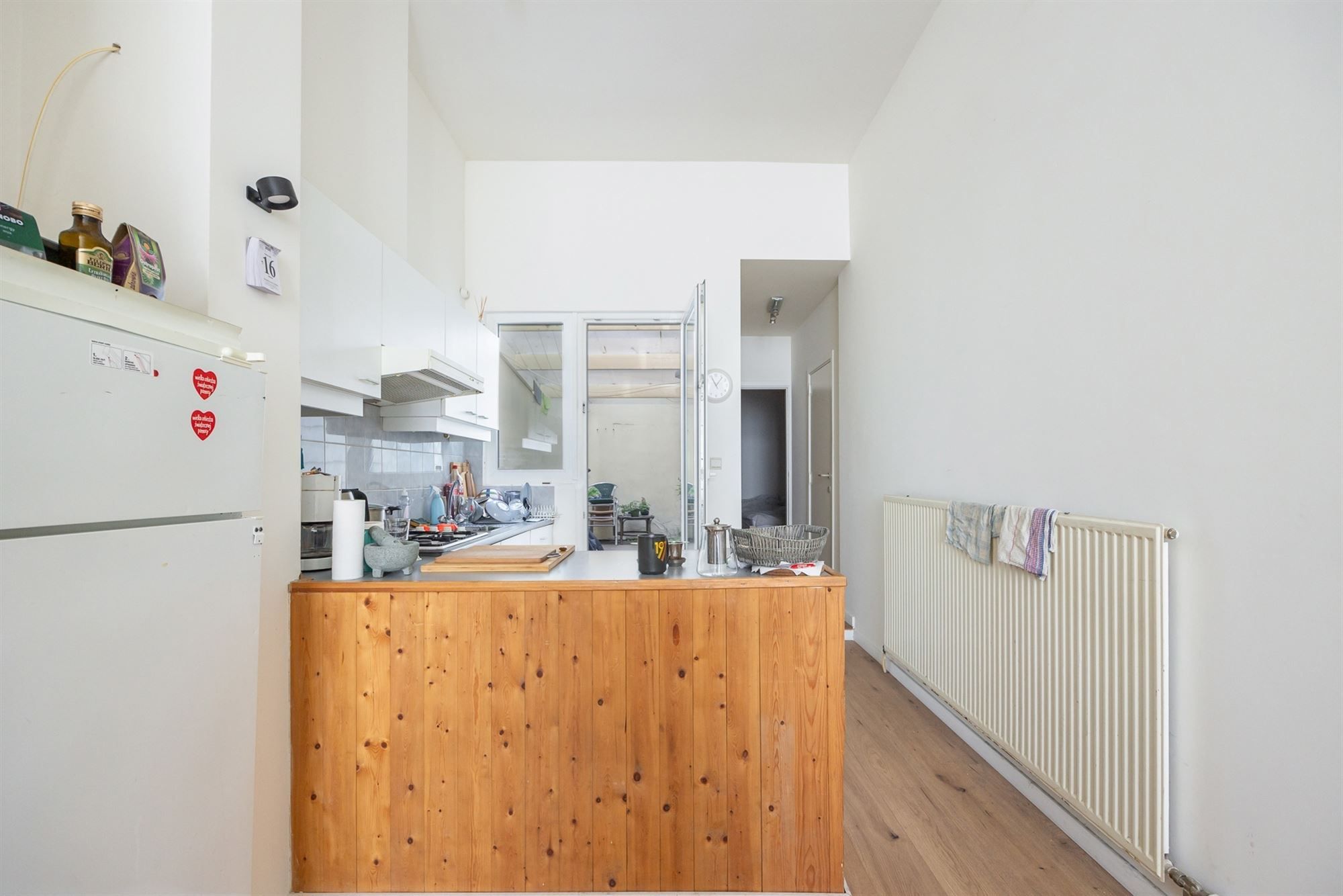 Karaktervolle burgerwoning met potentieel in geliefde buurt foto 4