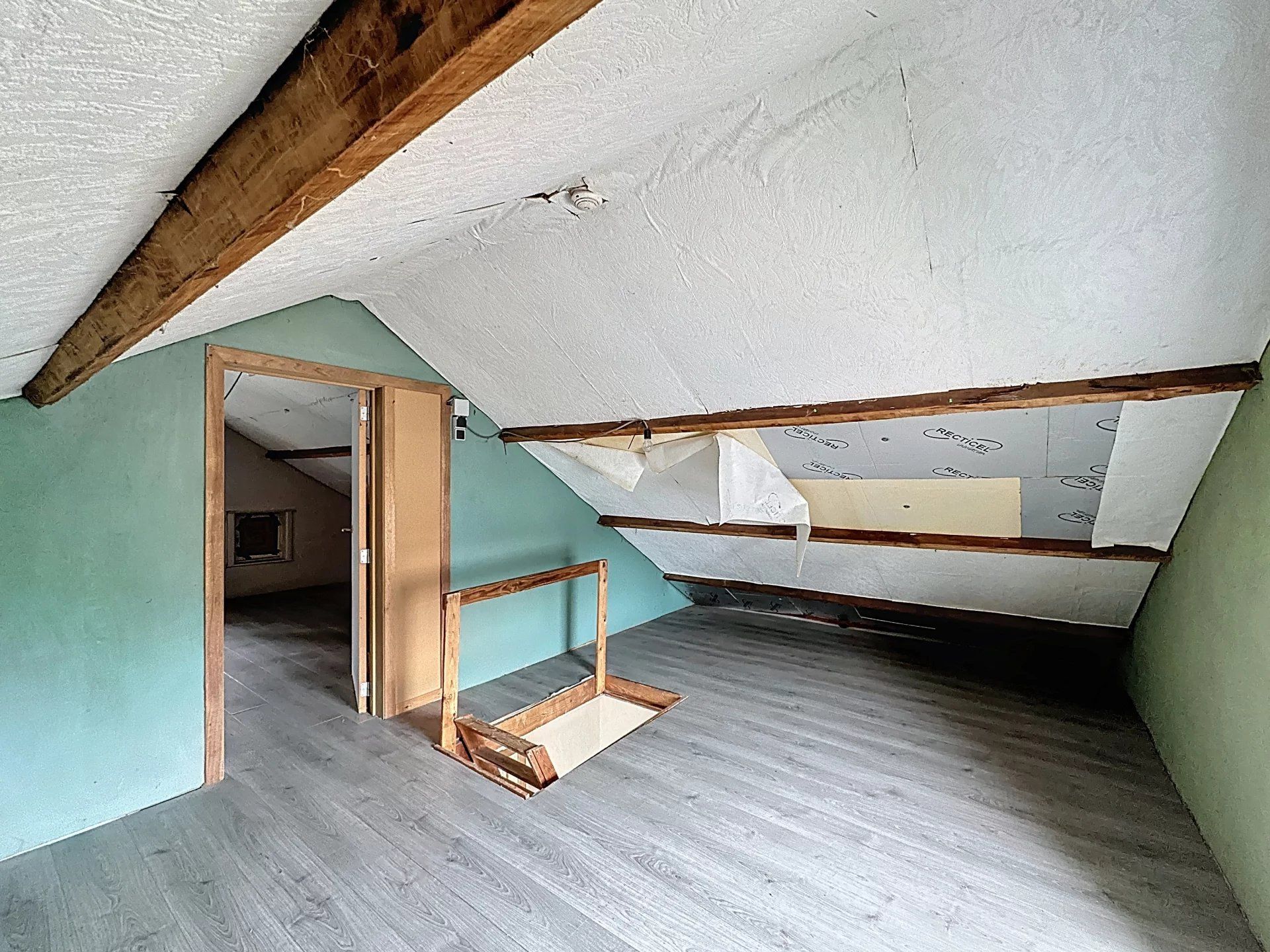 Op te knappen woning met 3, mog. 5 slaapkamers op groot perceel van +/- 10 are. foto 11