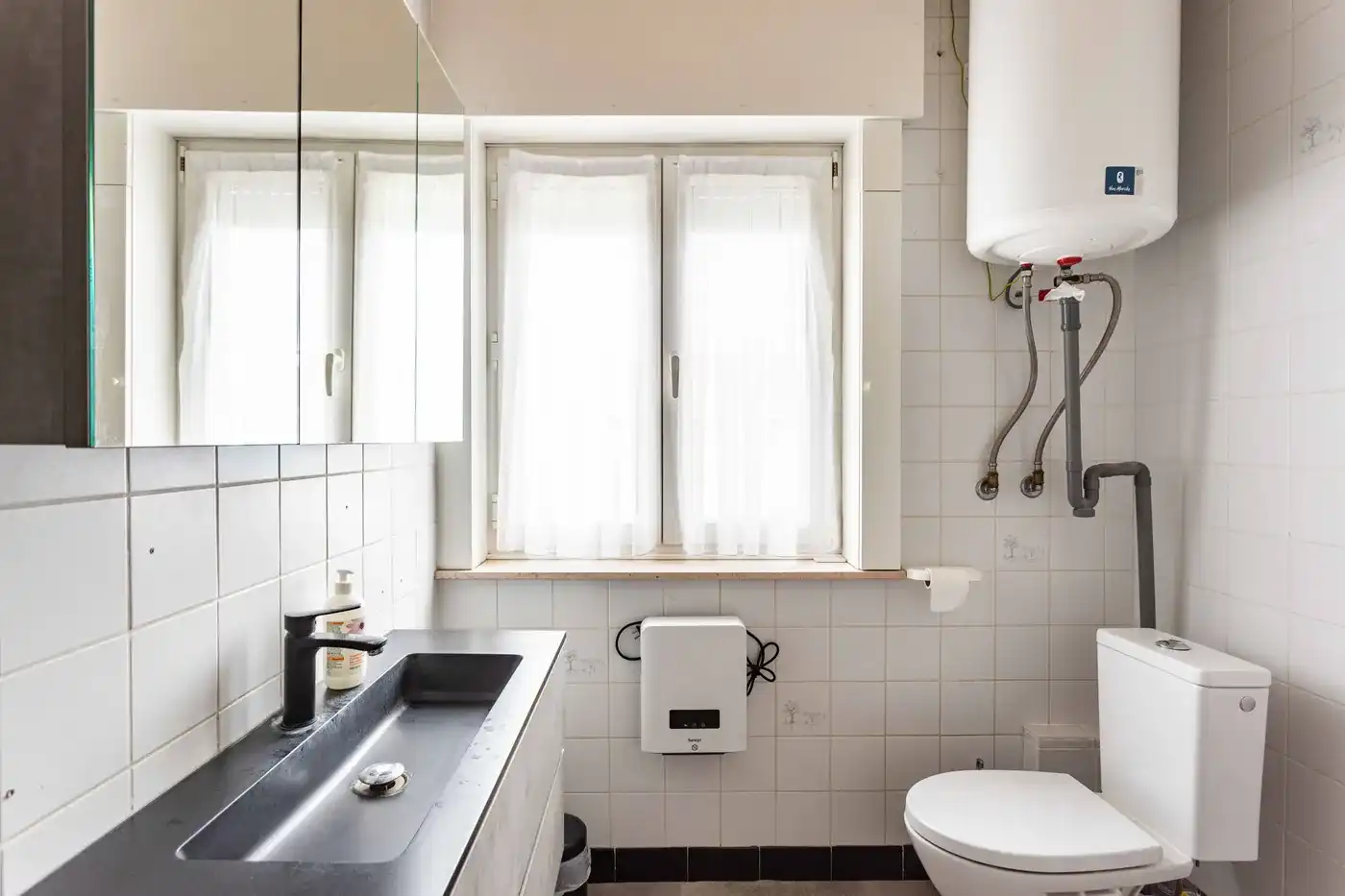 Welkom in deze toffe ruime gezinswoning op een toplocatie in Zwevegem!  foto 18