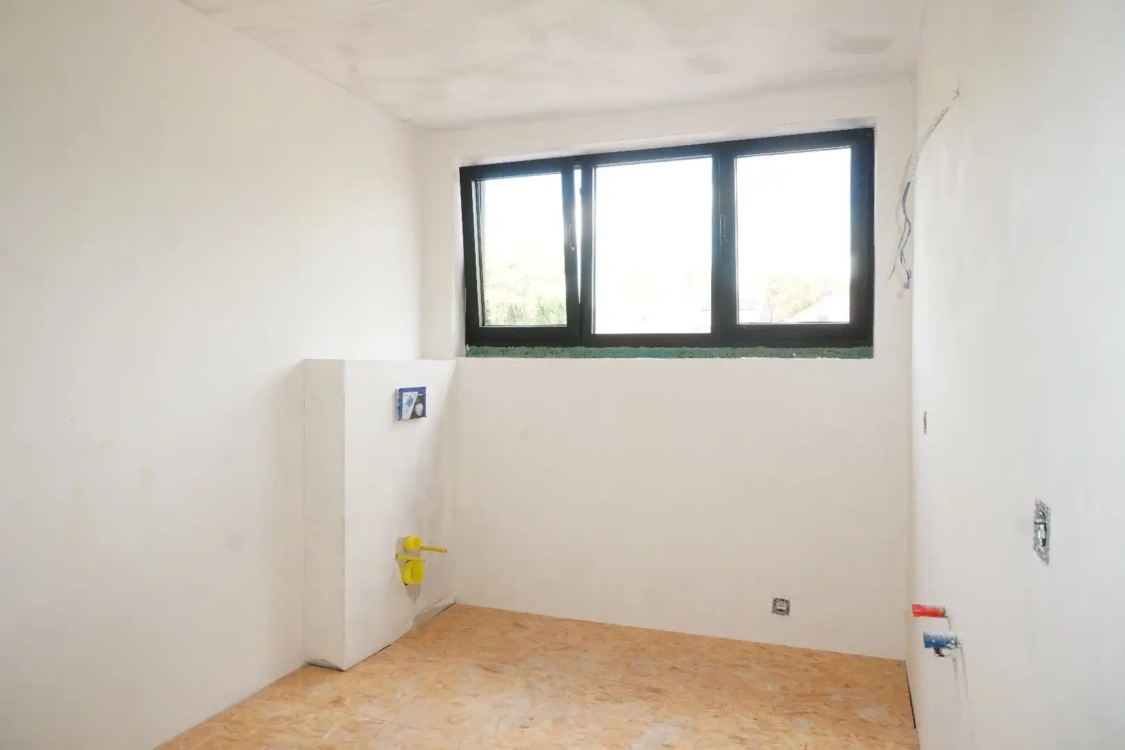 Gerenoveerde rijwoning in Lokeren, centrum. foto 9