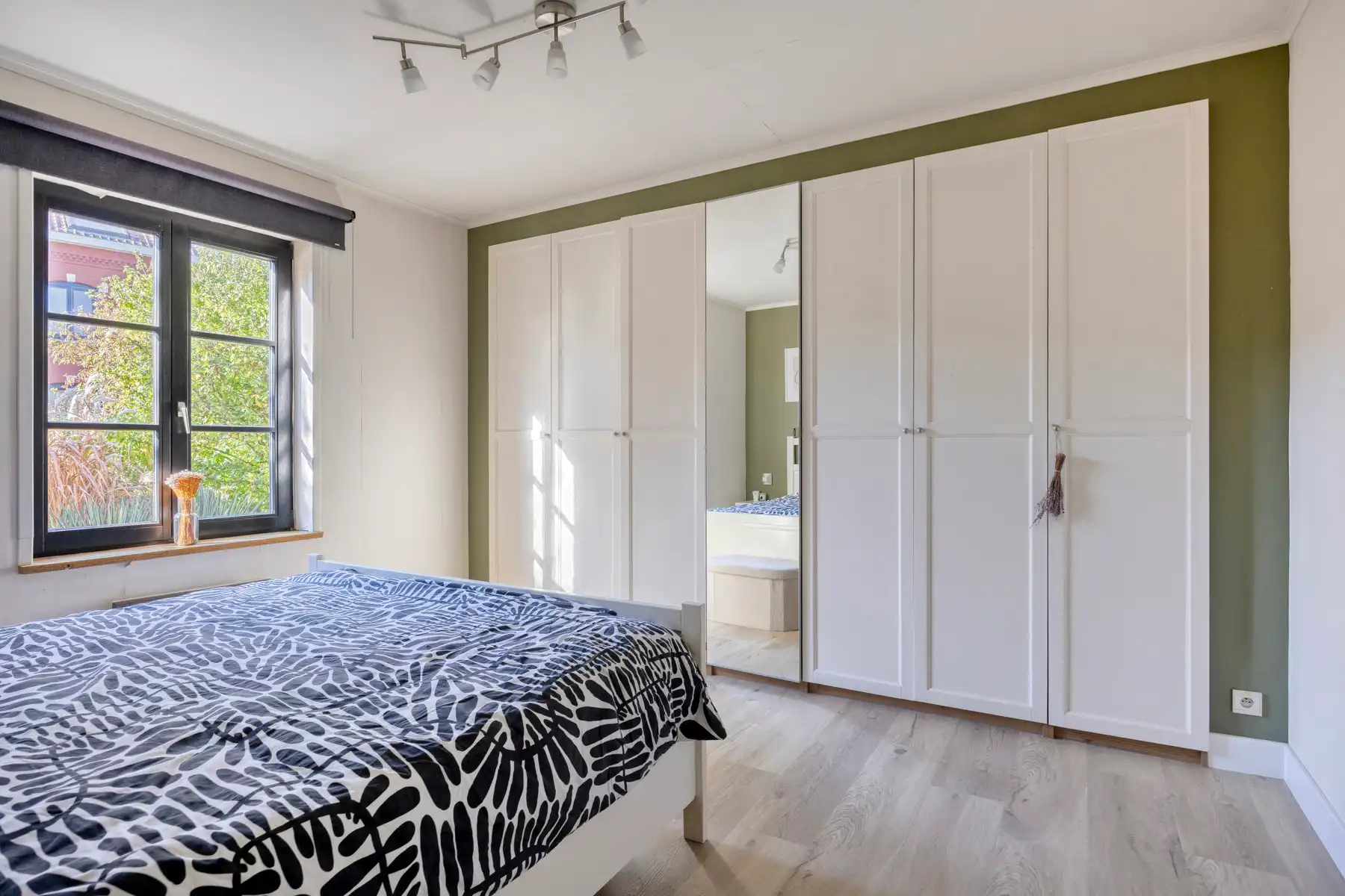 Ruime instapklare woning met prachtige tuin in Oetingen foto 11