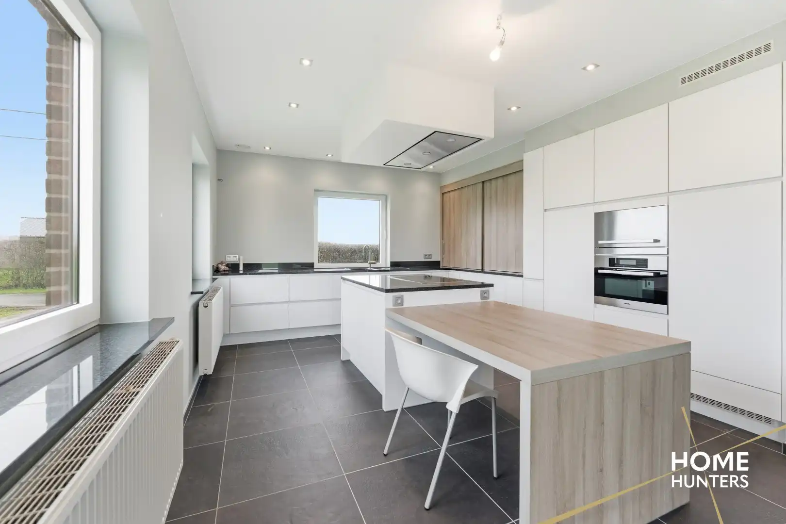 Villa met loods op royaal perceel op rustige ligging te Wijtschate! foto 11