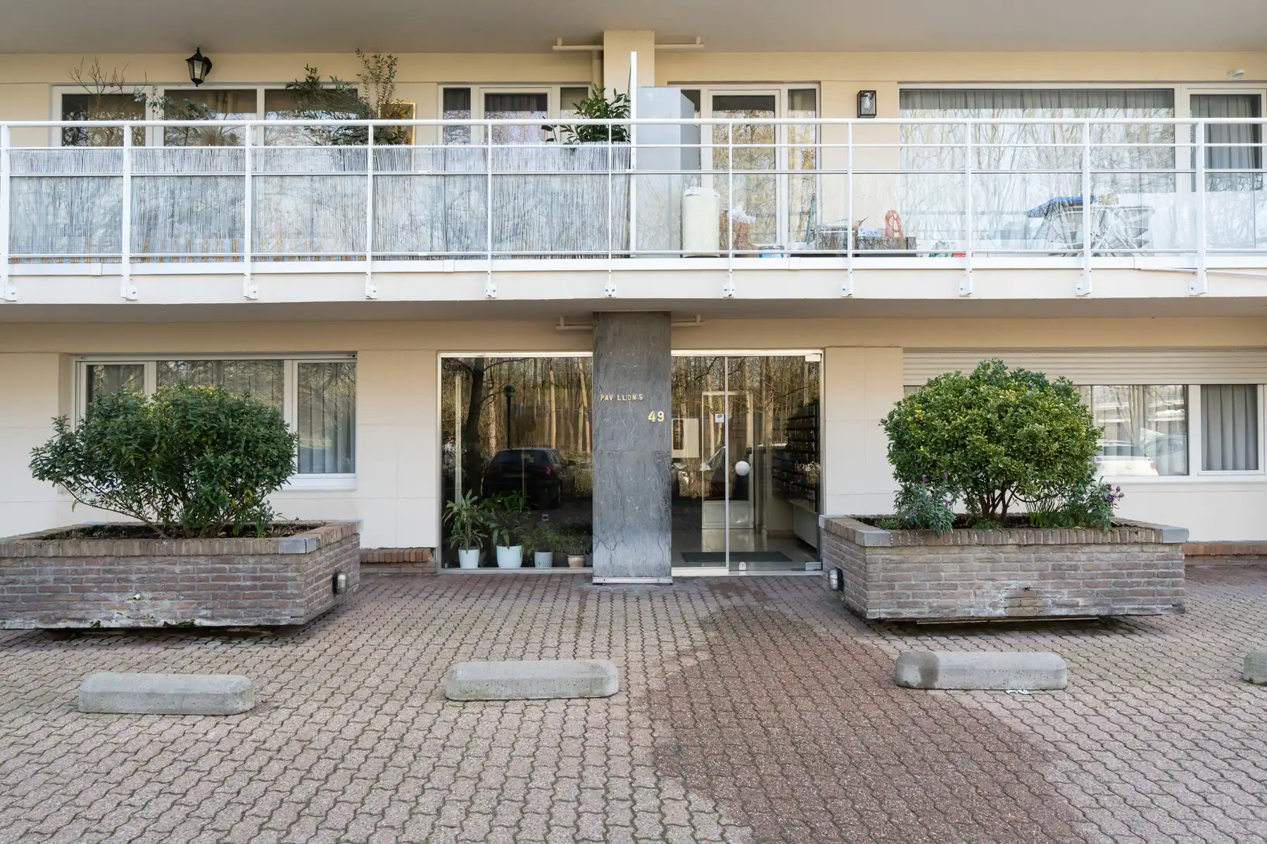 Sky-high Living in Anderlecht: Modern 2-Slpk Appartement met Fenomenaal Uitzicht foto 2