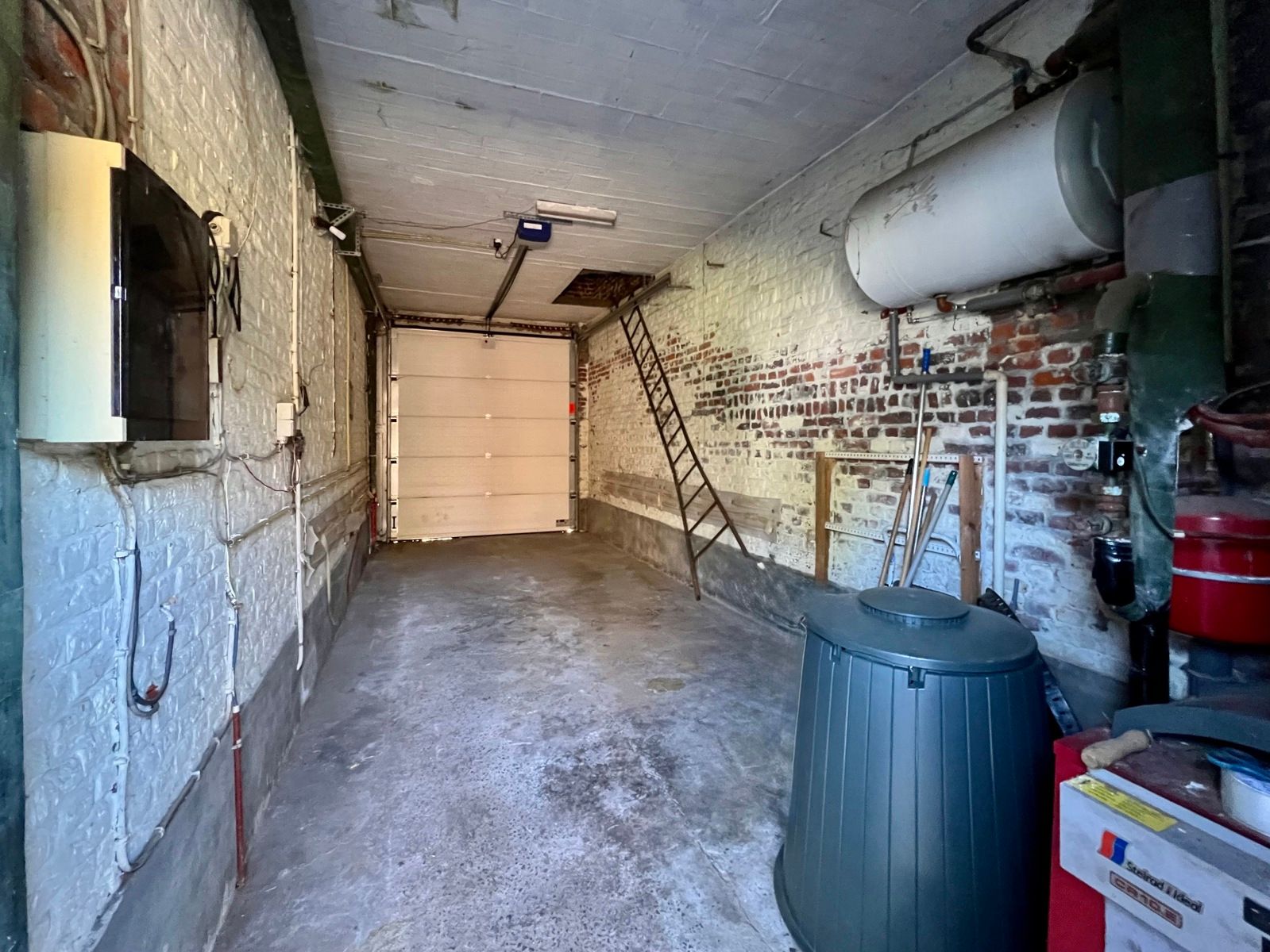 Zeer ruime woning met grote tuin en vrij zicht. foto 25