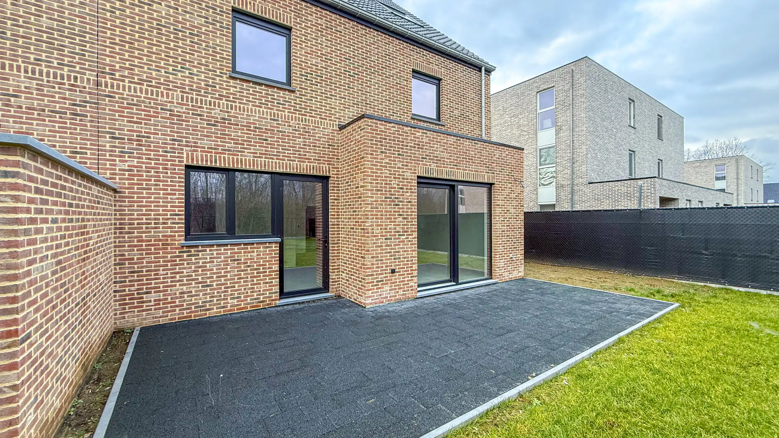 Volledig afgewerkte landelijke woning aan 2% Registratie! foto 42