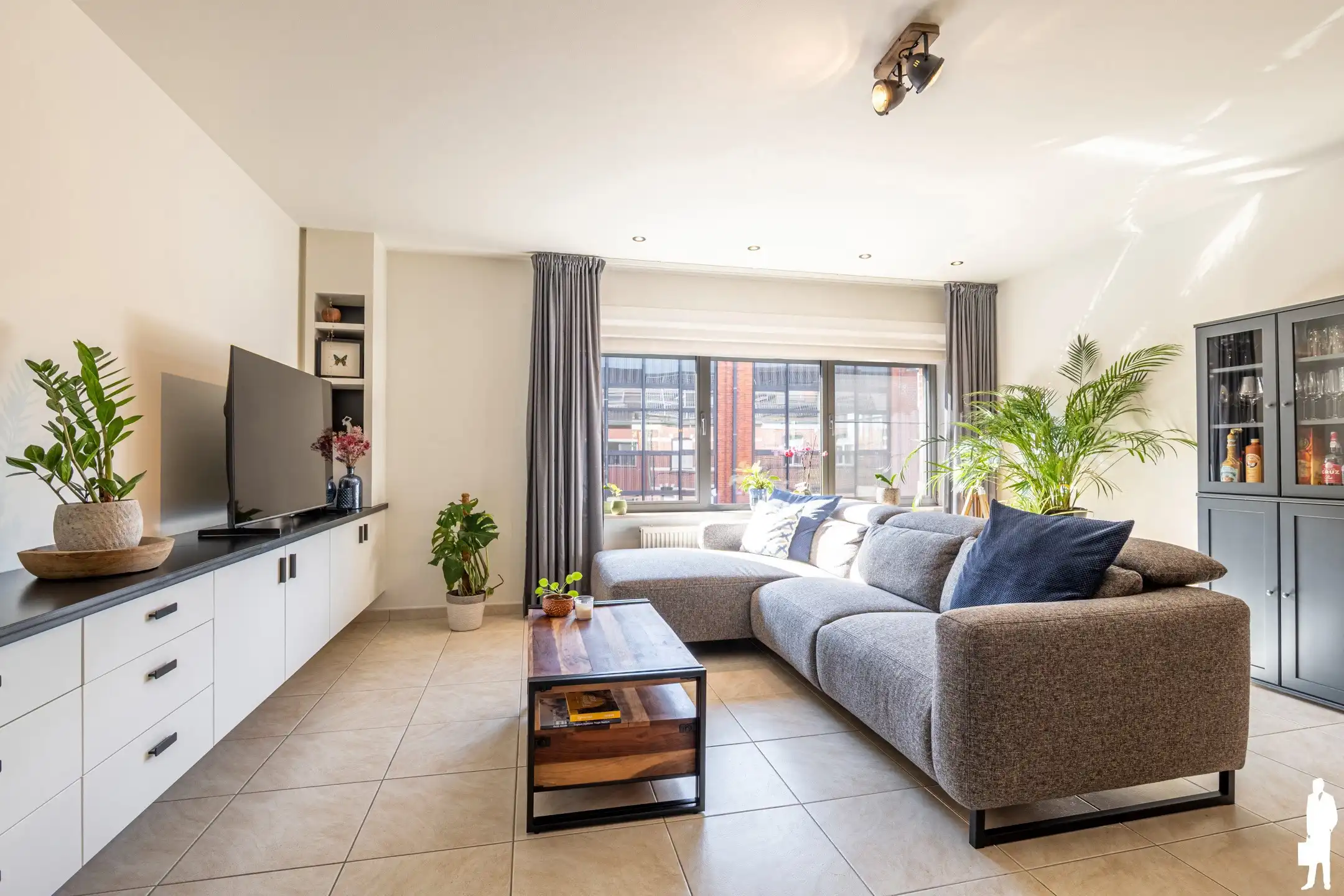 Uitstekend ruim appartement met 2 grote slaapkamers en terras foto 6