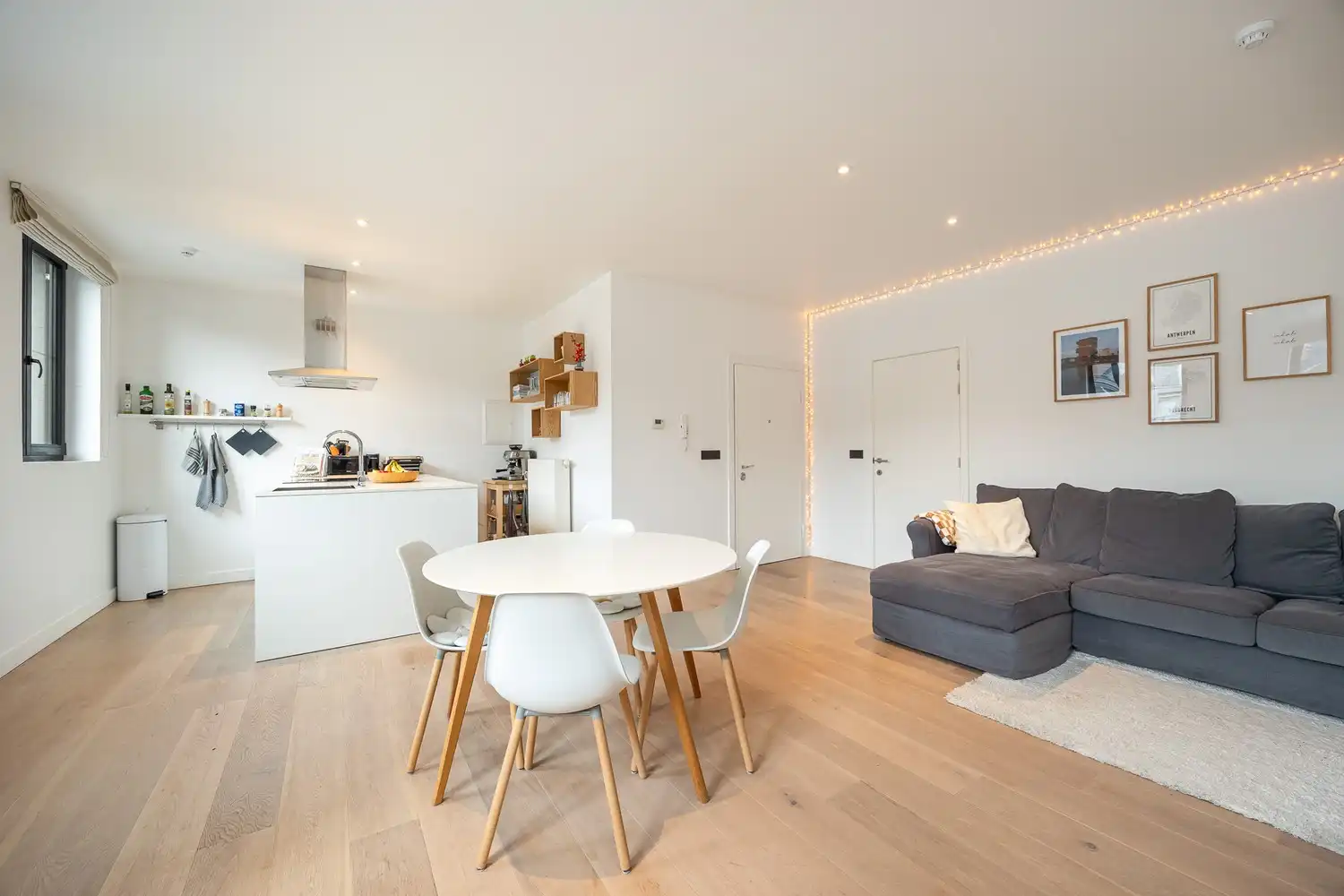 Instapklaar en energiezuinig appartement op toplocatie tussen het Eilandje en de Paardenmarkt foto {{pictureIndex}}