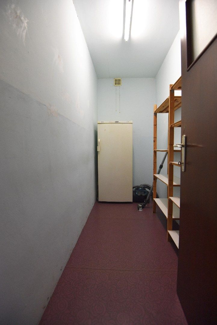 Ruim appartement (108m2) met 2 slaapkamers en autostaanplaats rustig gelegen te Eeklo foto 7