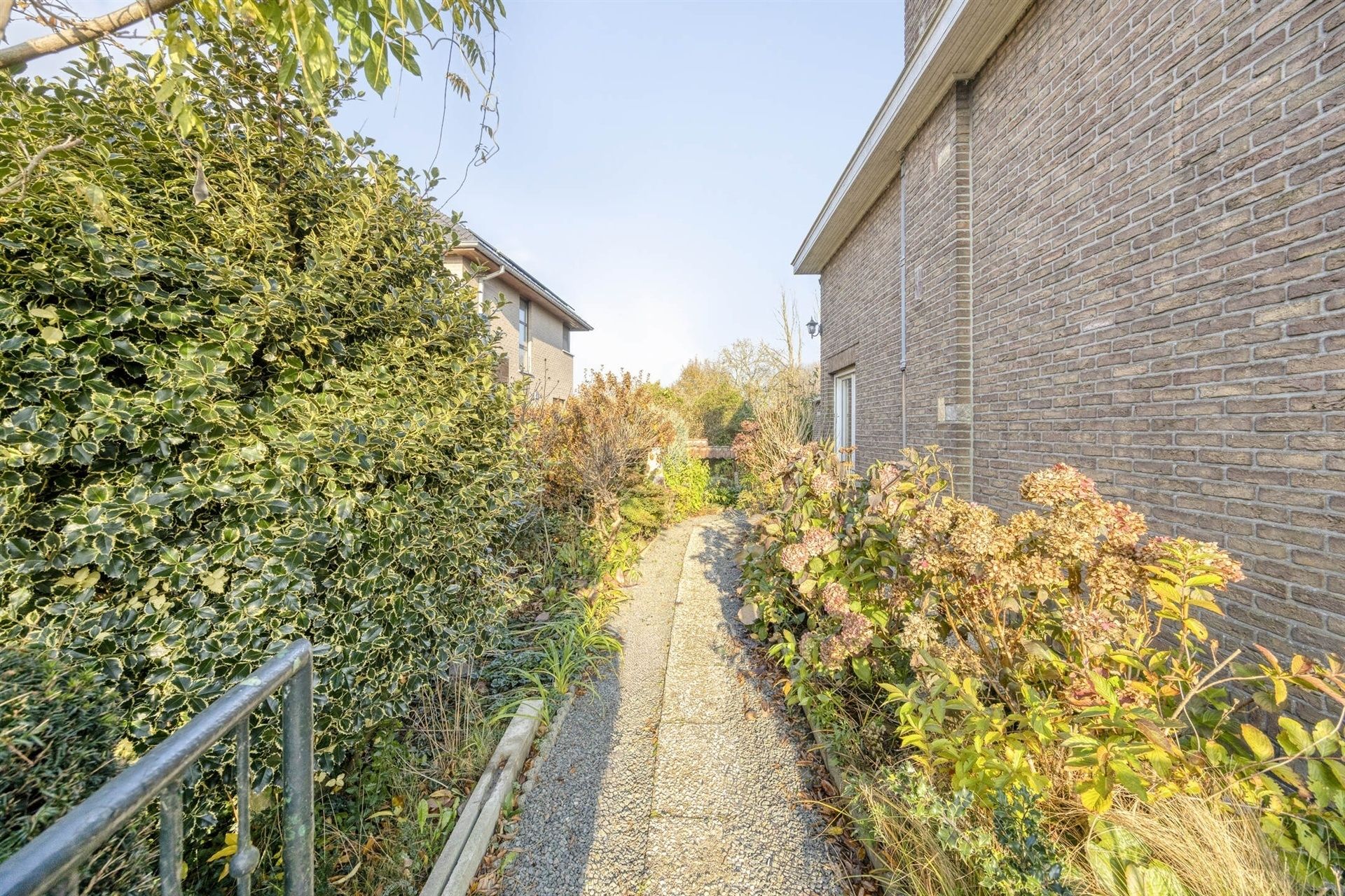 Woning op zeer goede ligging met potentieel foto 21