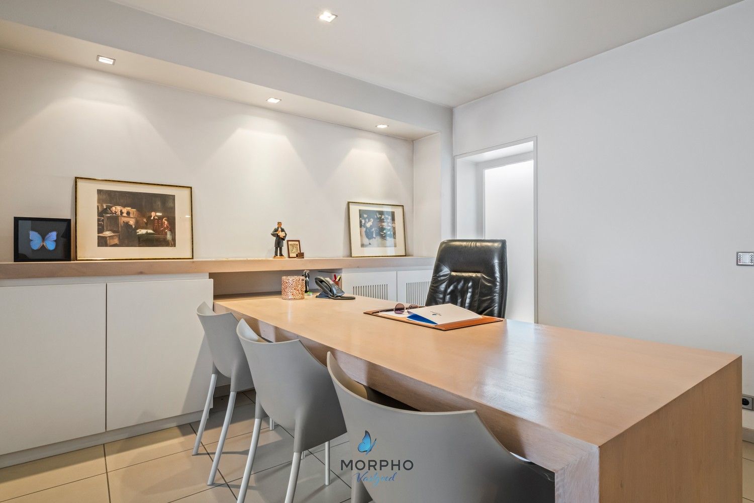 Karaktervolle woning (221 m²) met tuin en 5 parkeerplaatsen in centrum Ruddervoorde foto 3