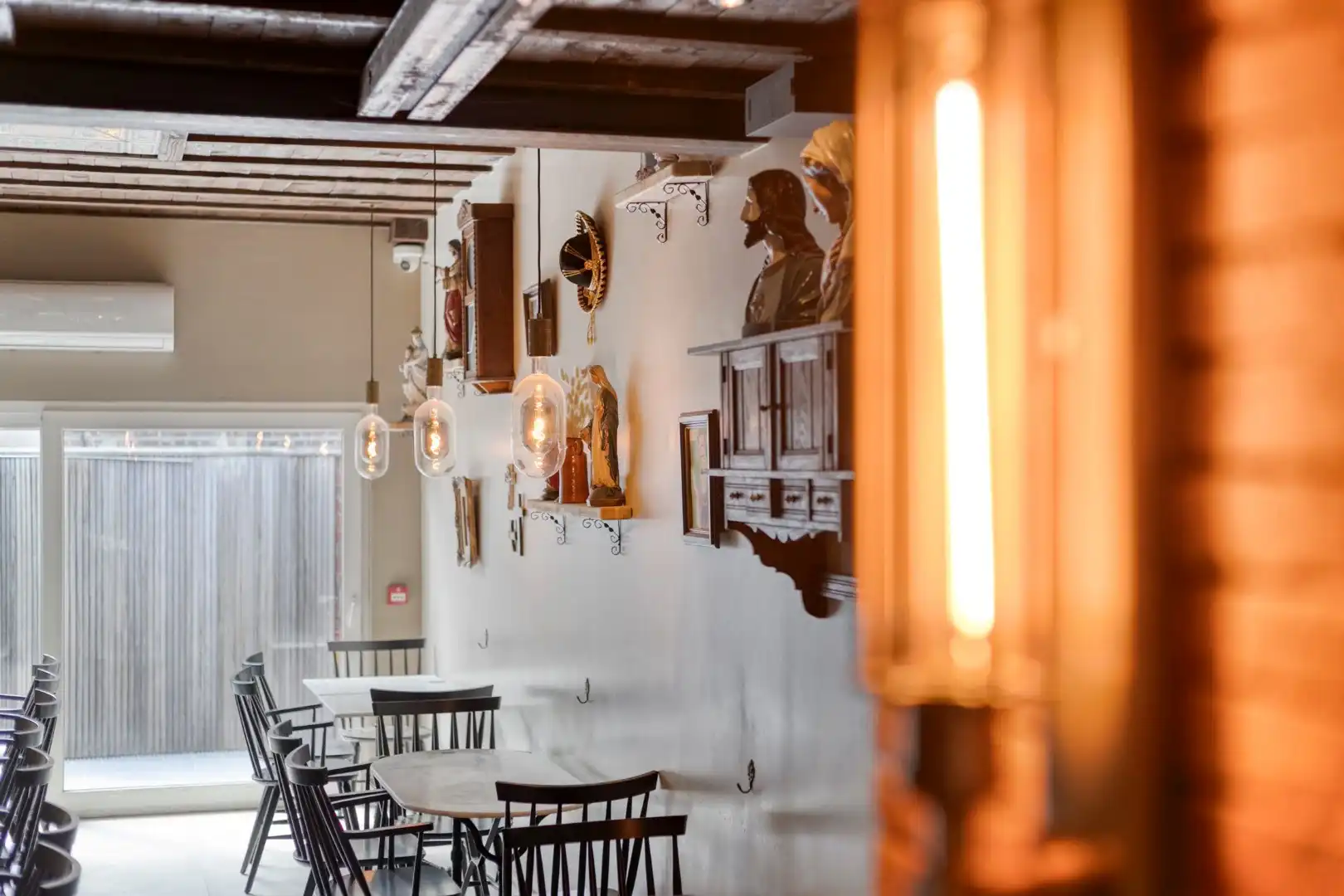 Instapklare handelszaak met appartement en gezellige binnenkoer foto 16