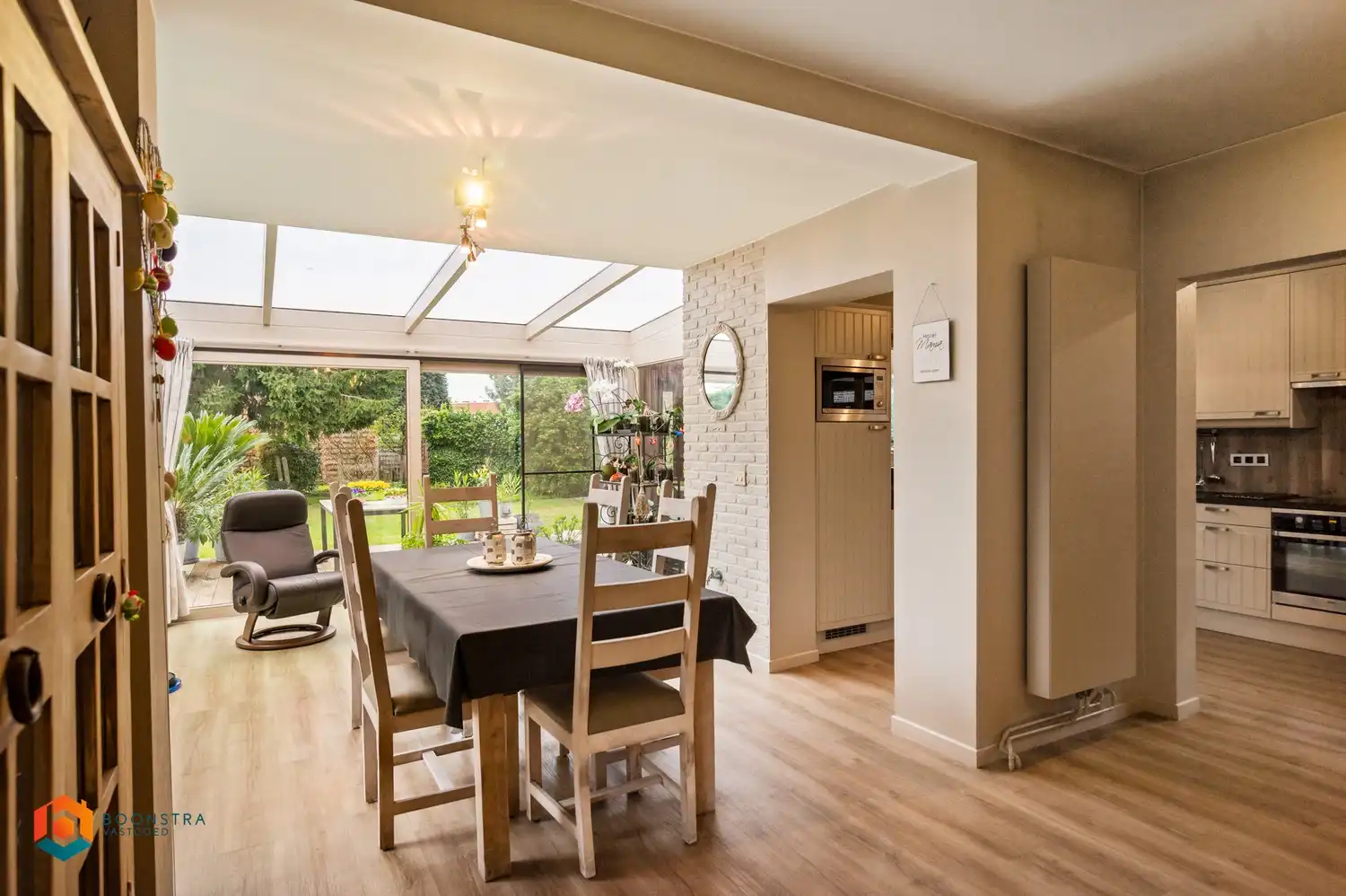 Open bebouwing met 3 slpkrs, bureauruimte en zonnige tuin op een perceel van 757 m² foto 5