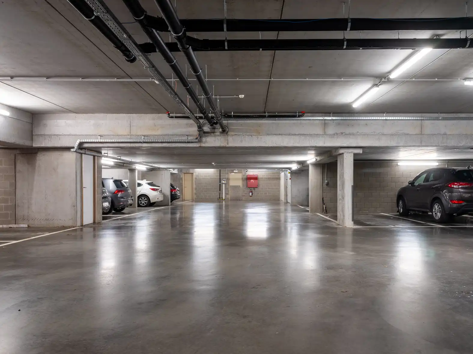 Exclusief recent appartement met terras foto 14