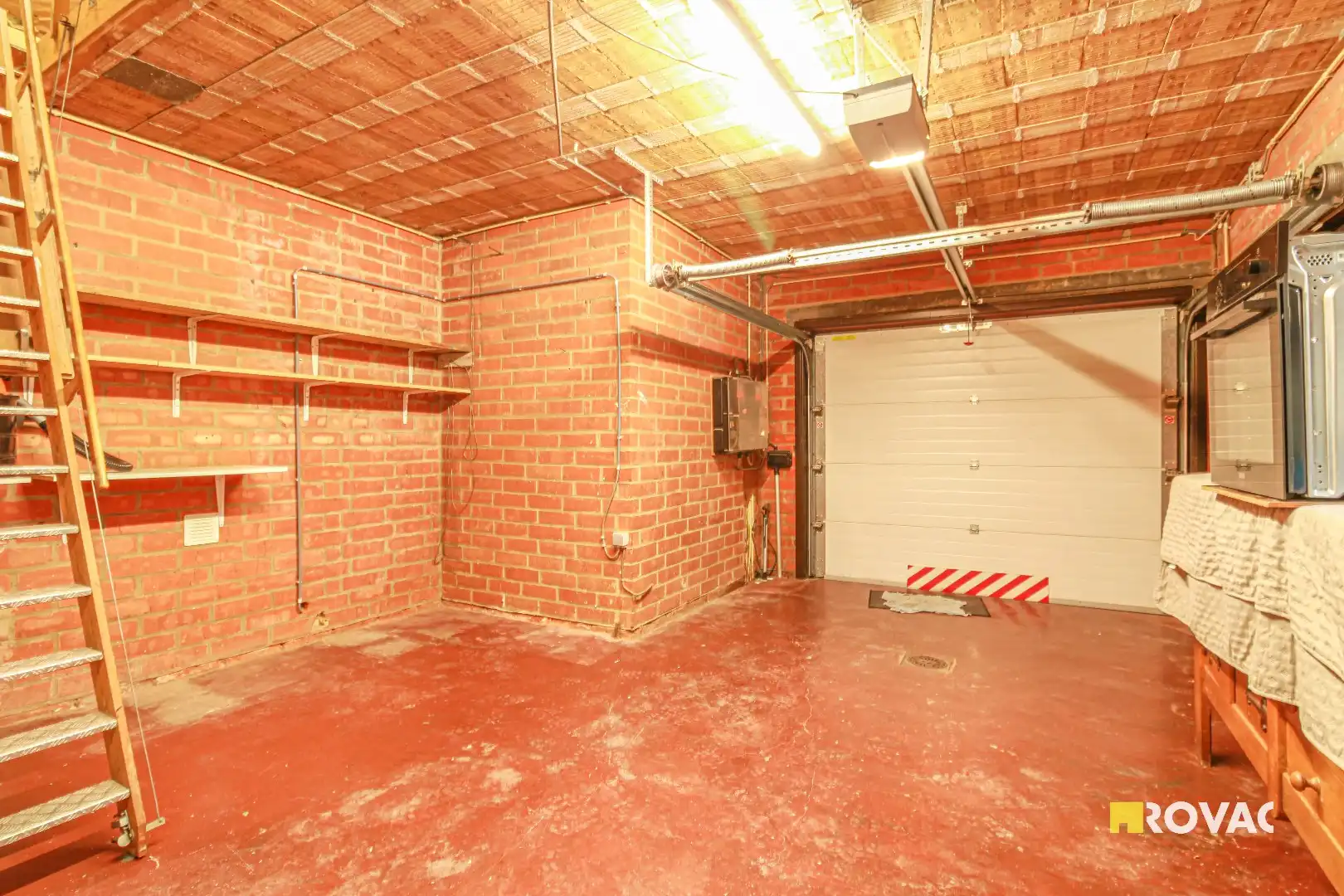 Alleenstaande bungalow op rustige hoekligging nabij provinciedomein ’t Veld te Ardooie! foto 14