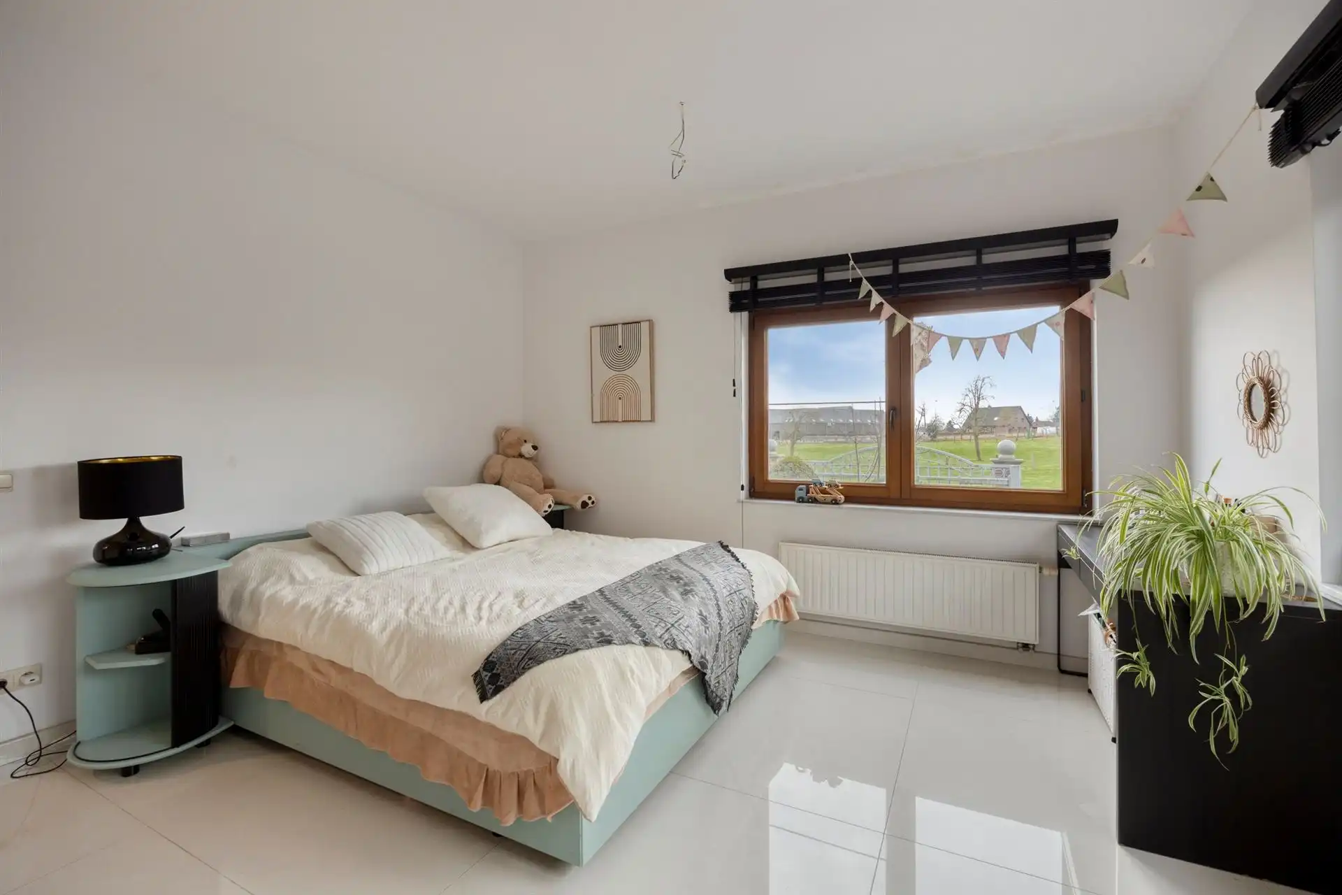 Energiezuinige en ruime villa (322m²) met 6 slaapkamers en 3 badkamers te Veldwezelt (Lanaken) foto 6