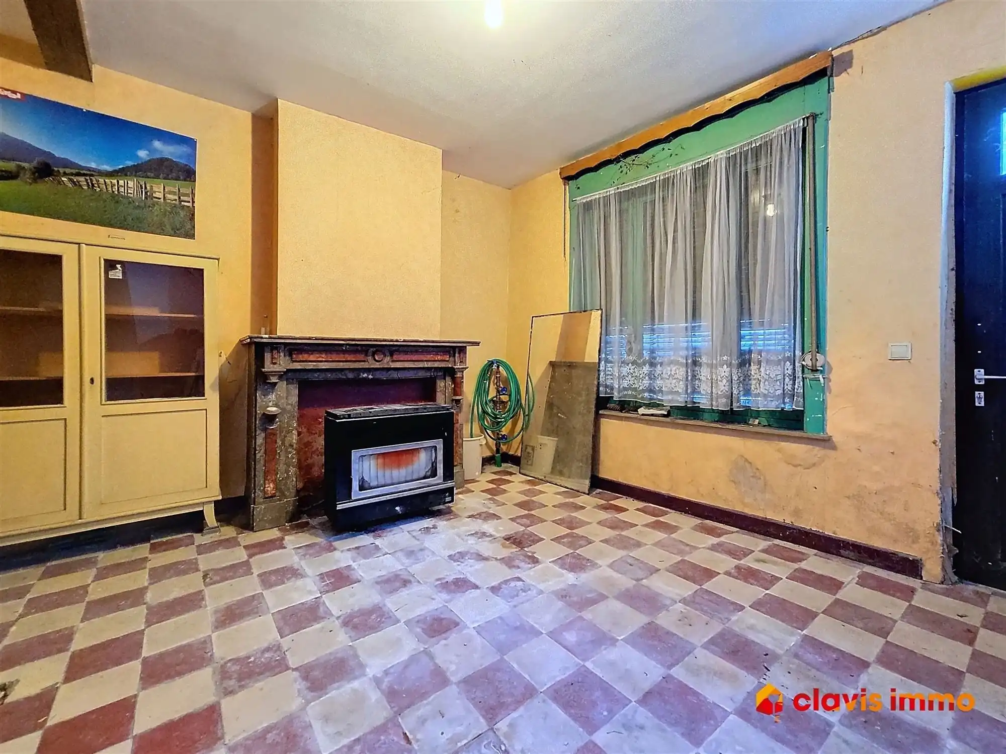 Appartementsgebouw met twee eenheden en huisje foto 20