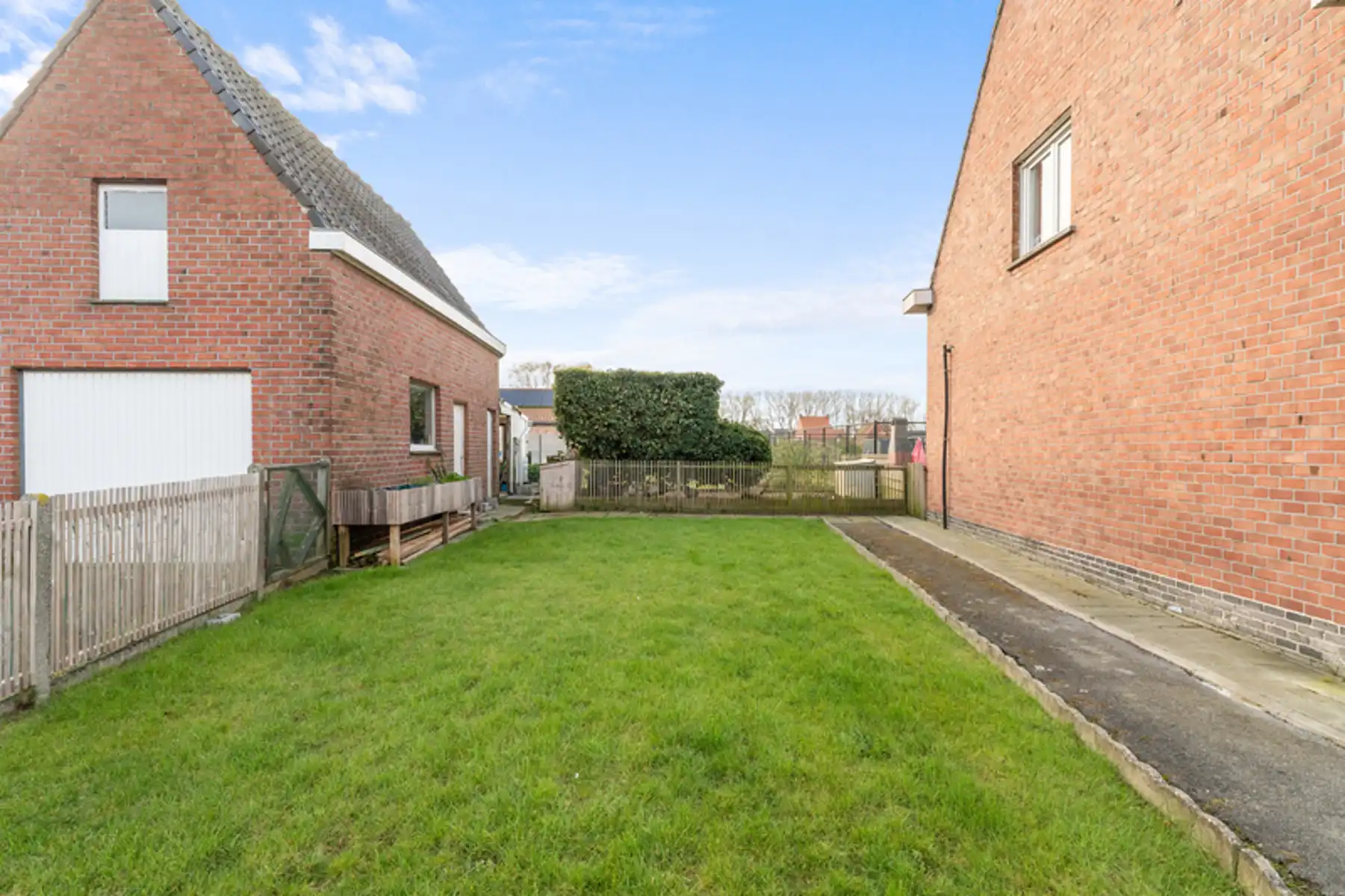 Rustig gelegen alleenstaande woning met tuin en garage. foto 25