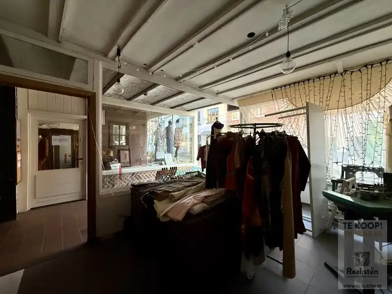 2 Appartementen + 4 winkels foto 23