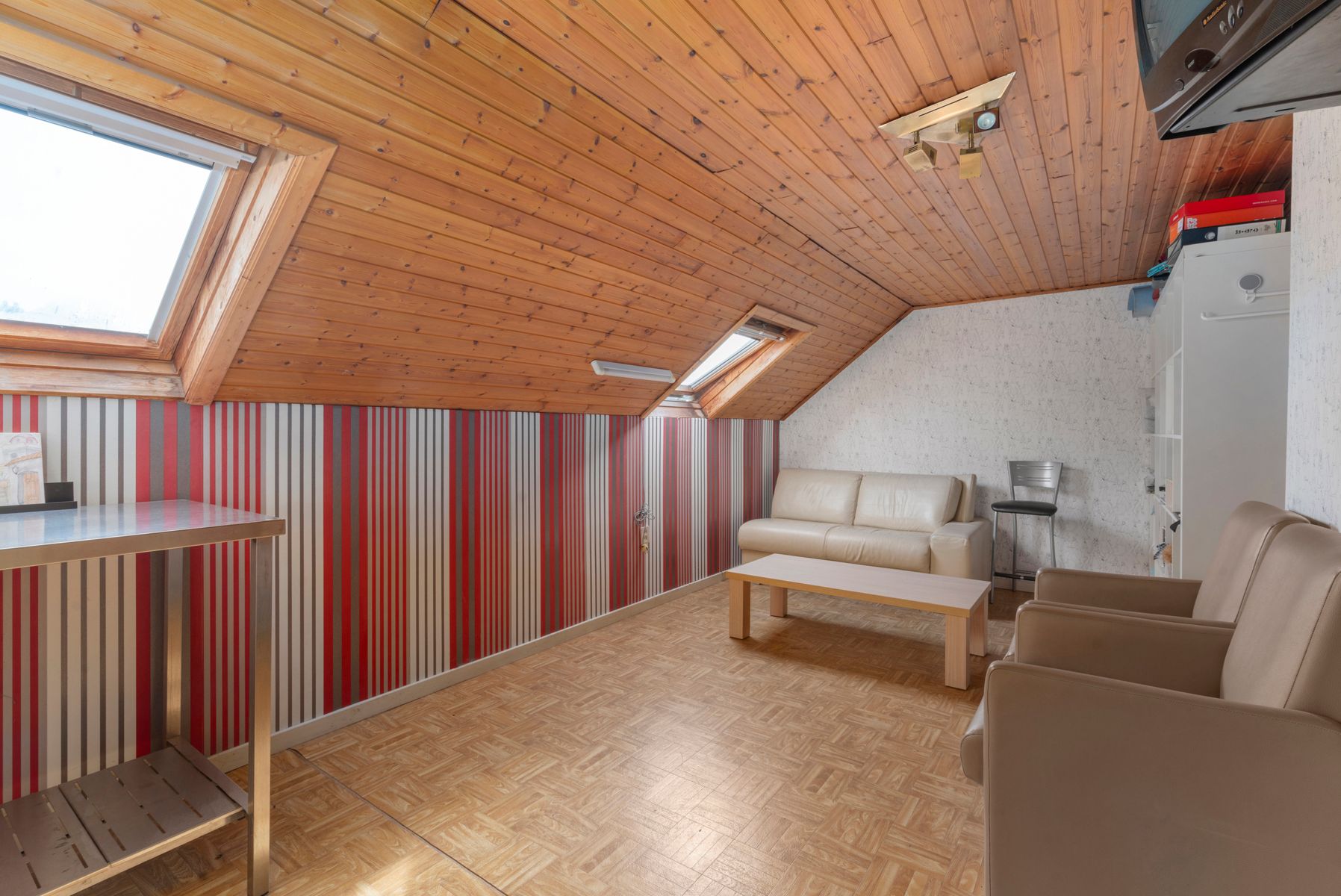 Instapklare woning met 4 slaapkamers te Oordegem foto 12