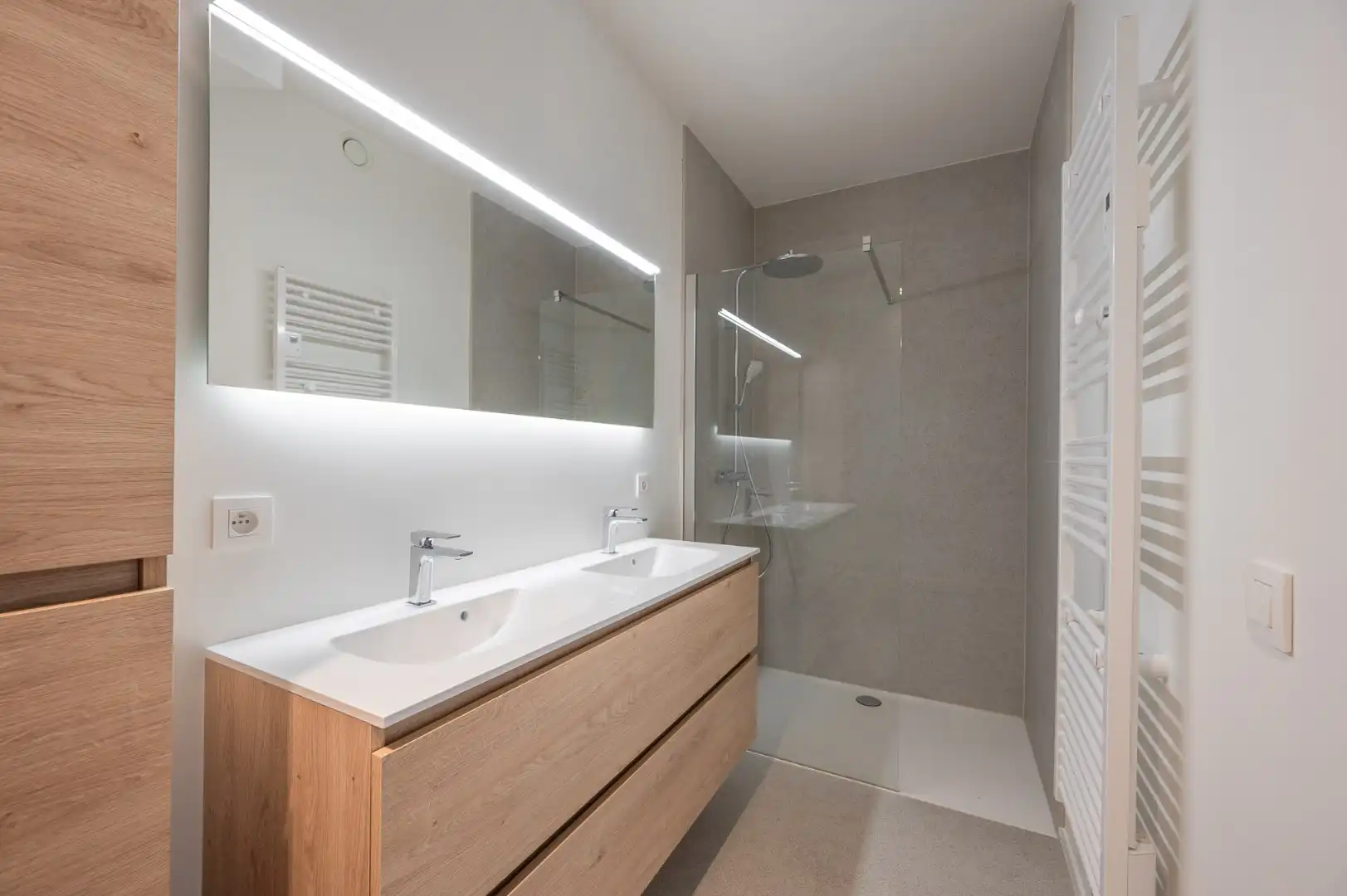 Heldentoren - Duplex genietend van een panoramisch zicht op de kust foto 15