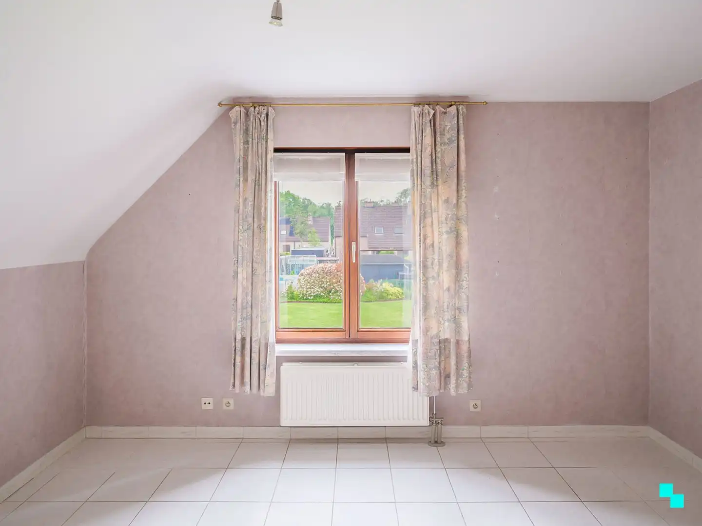 Uitzonderlijk ruime villa in rustige woonwijk foto 15