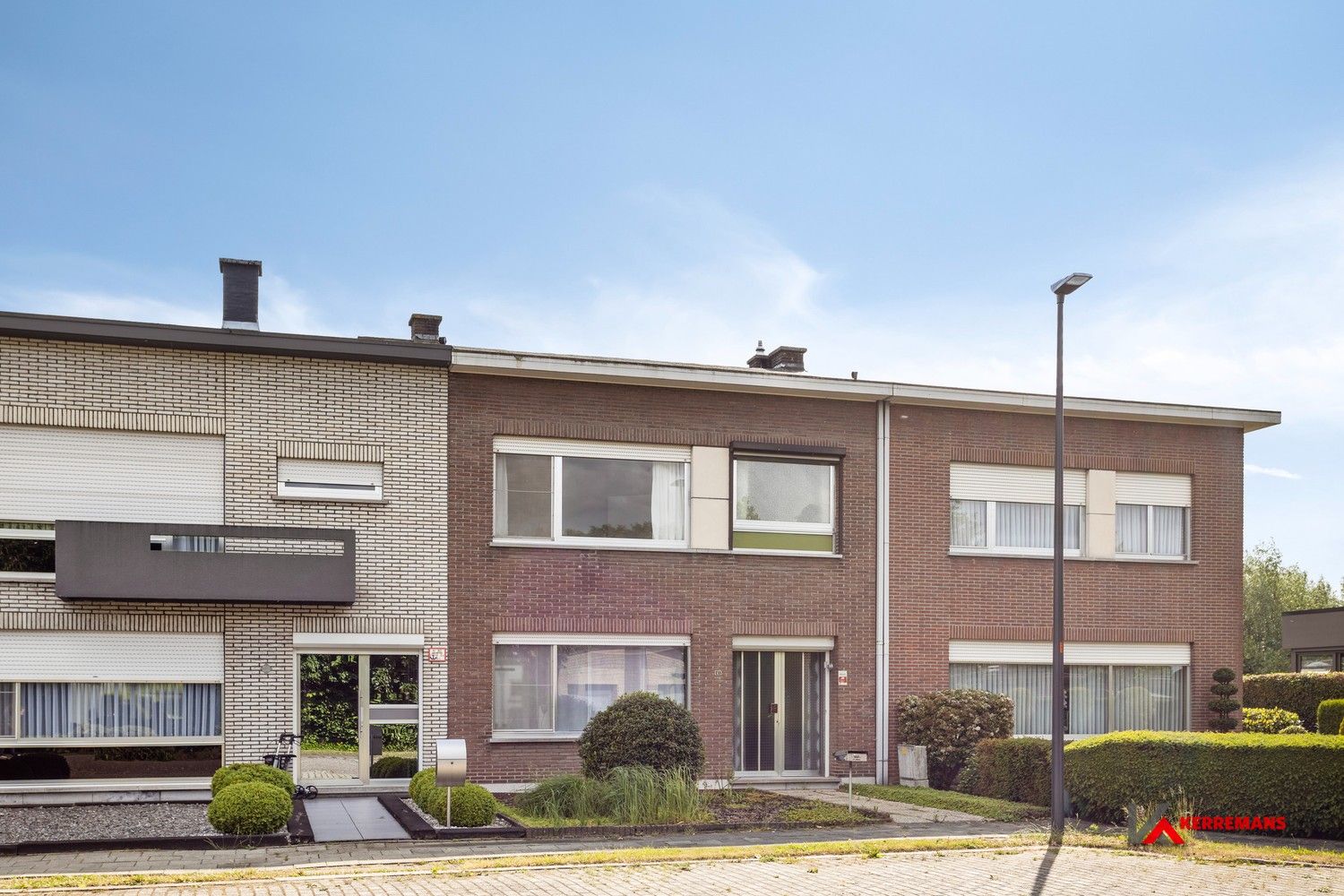 Woning met 3 slaapkamers, tuin en garage. foto 2