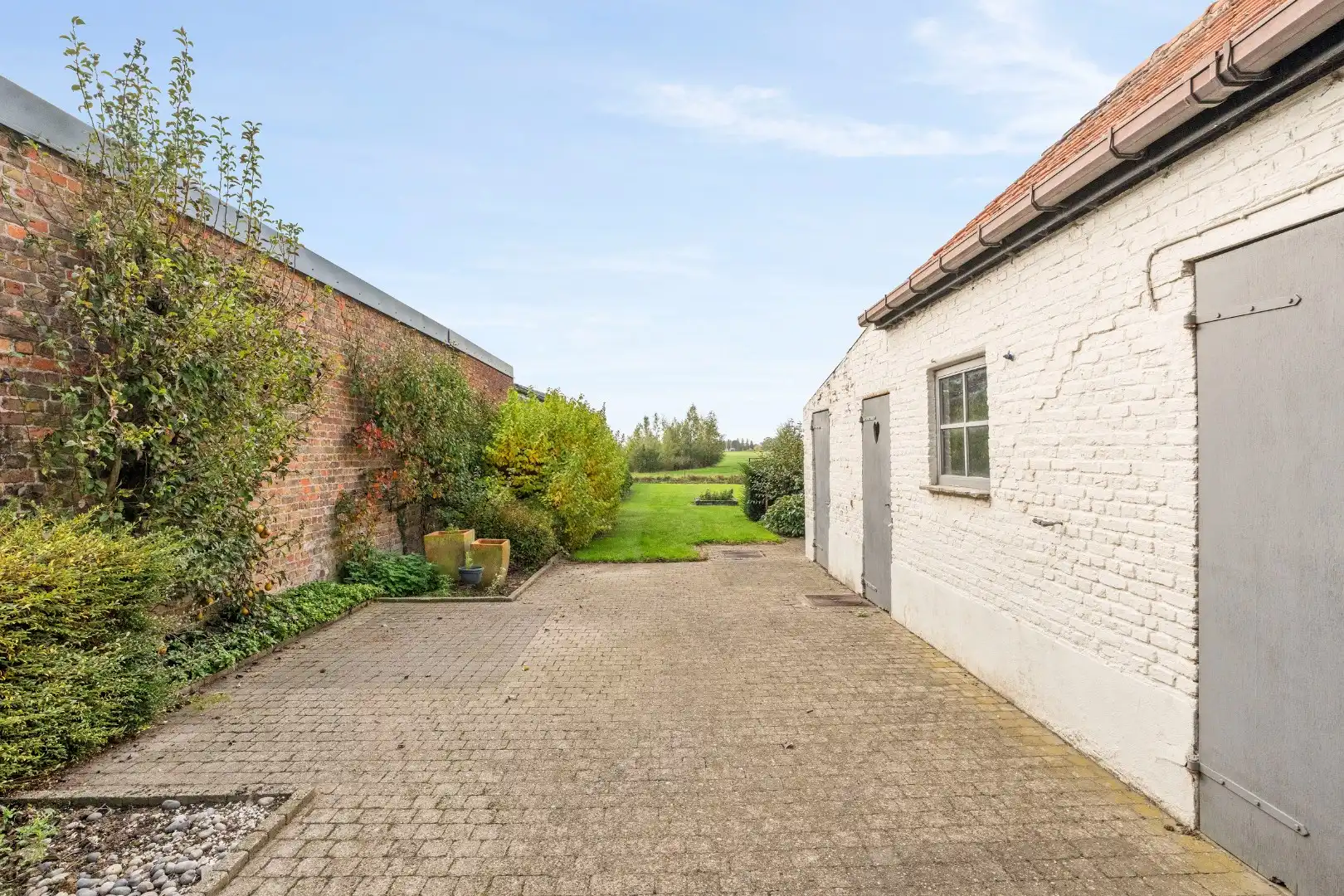 TE RENOVEREN WONING OP EEN PERCEEL VAN 559M² MET BOORDEVOL POTENTIEEL foto 5